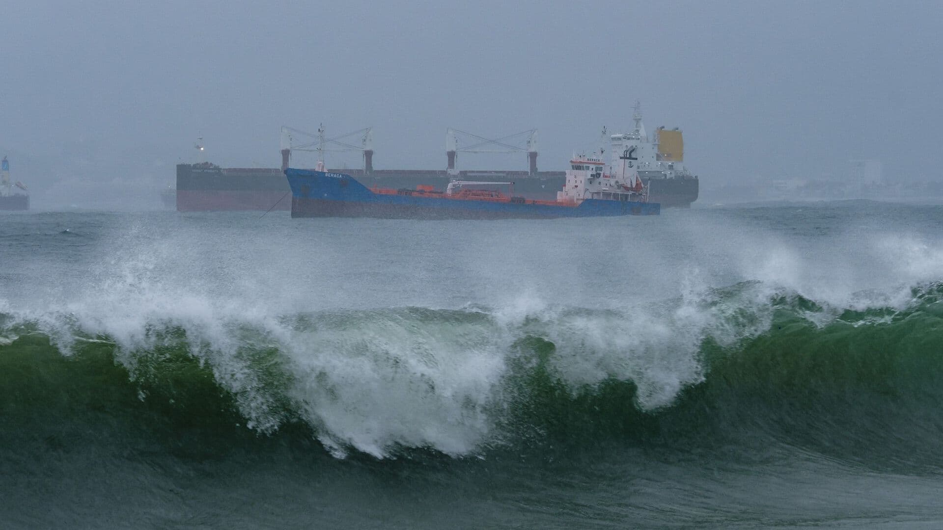 Tormenta Tropical 'Rachel' Genera Afectaciones en Puertos de Colima