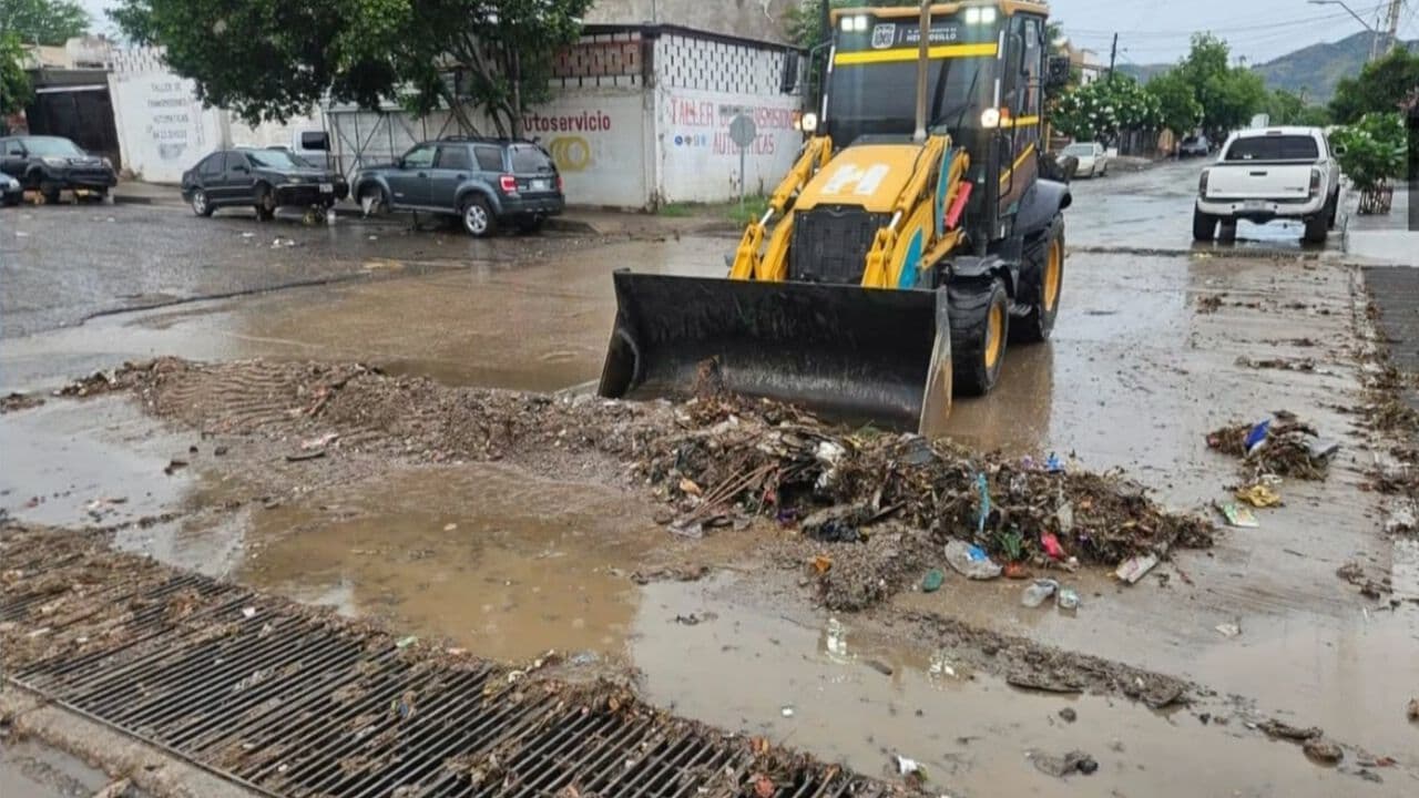 Liberan de Basura el Canal Tormes Ante Riesgo de Desbordamiento en Hermosillo