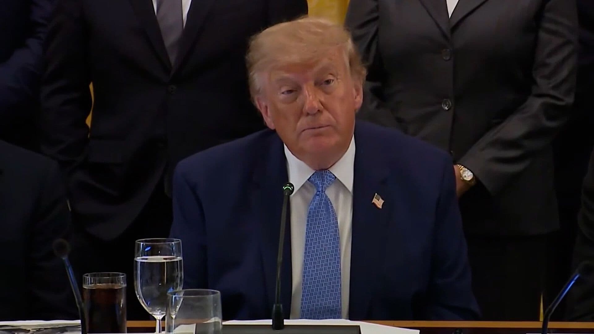 Trump Anuncia Cambio de Nombre de la IA