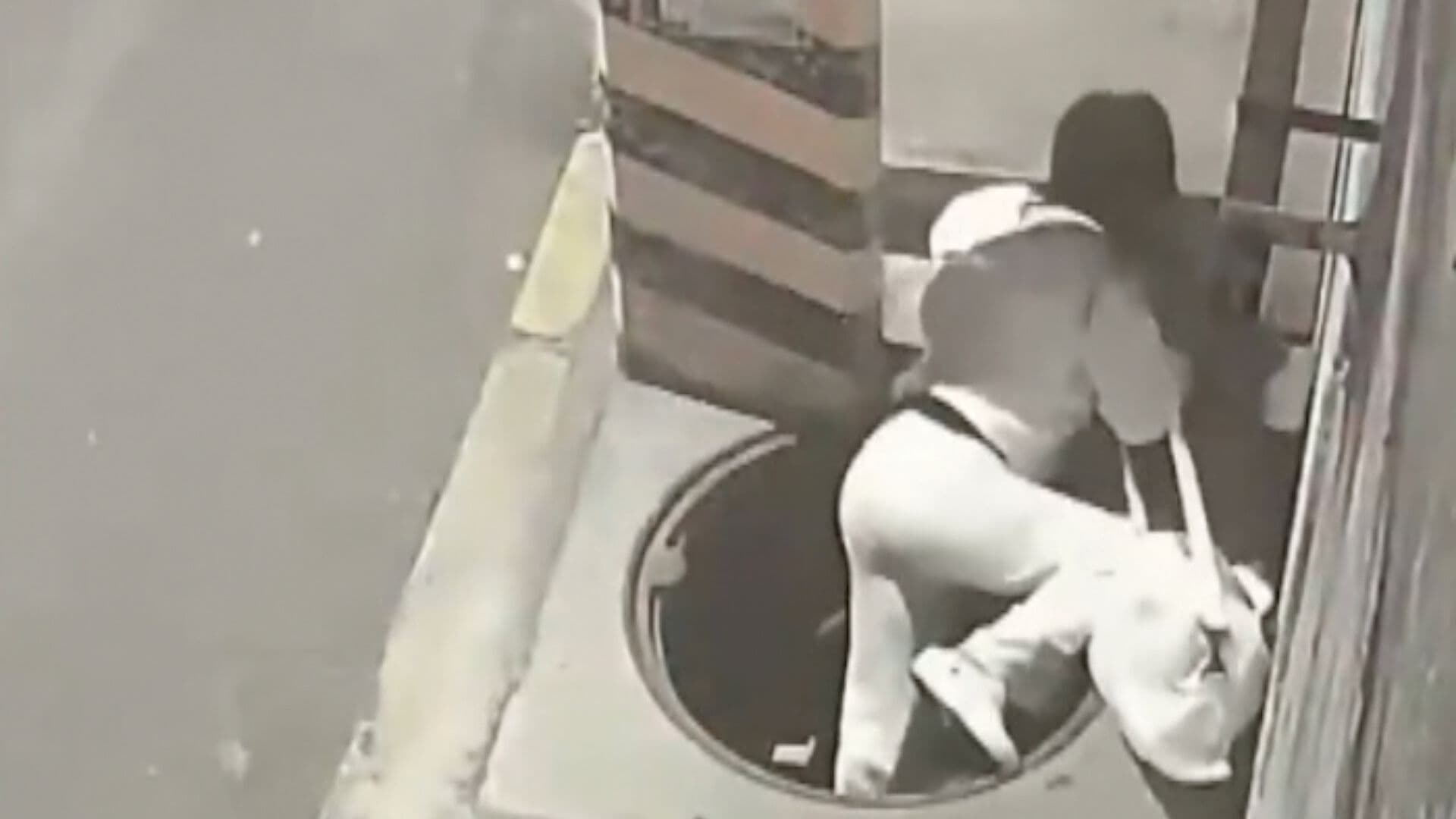 Video Caída Mujer Alcantarilla Tapa Robada Colonia Santa Bárbara Puebla