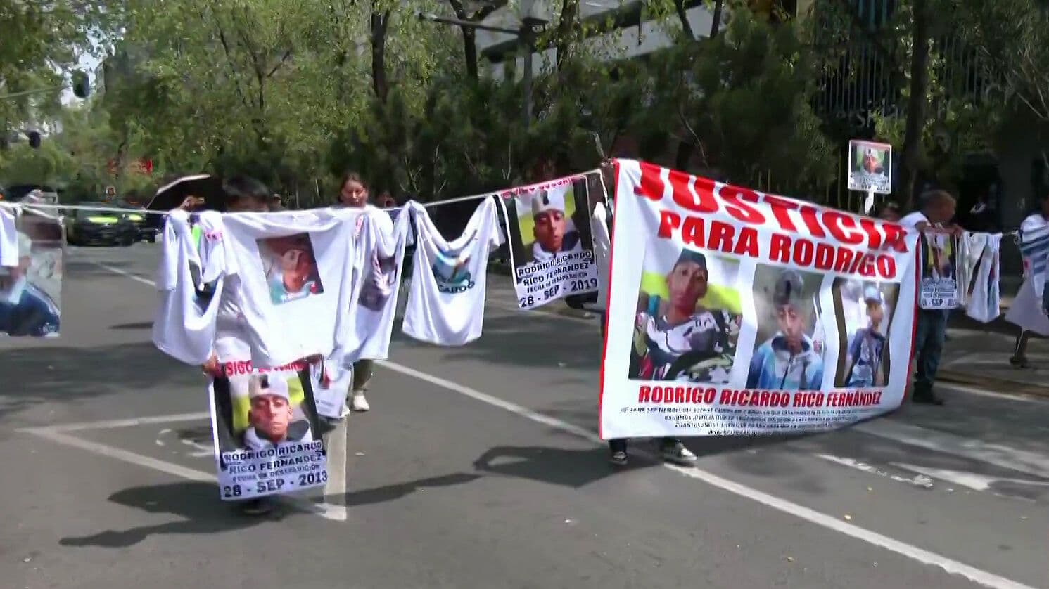 Manifestación en Insurgentes Hoy: Familiares Exigen Justicia por Joven Desaparecido Hace 7 Años