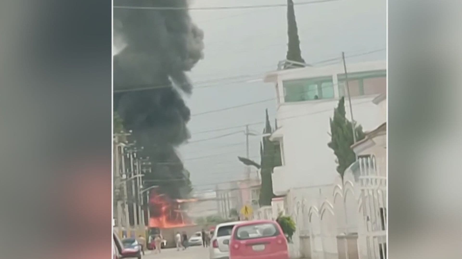 Video | Reportan Gran Columna de Humo por Incendio en Cuautitlán