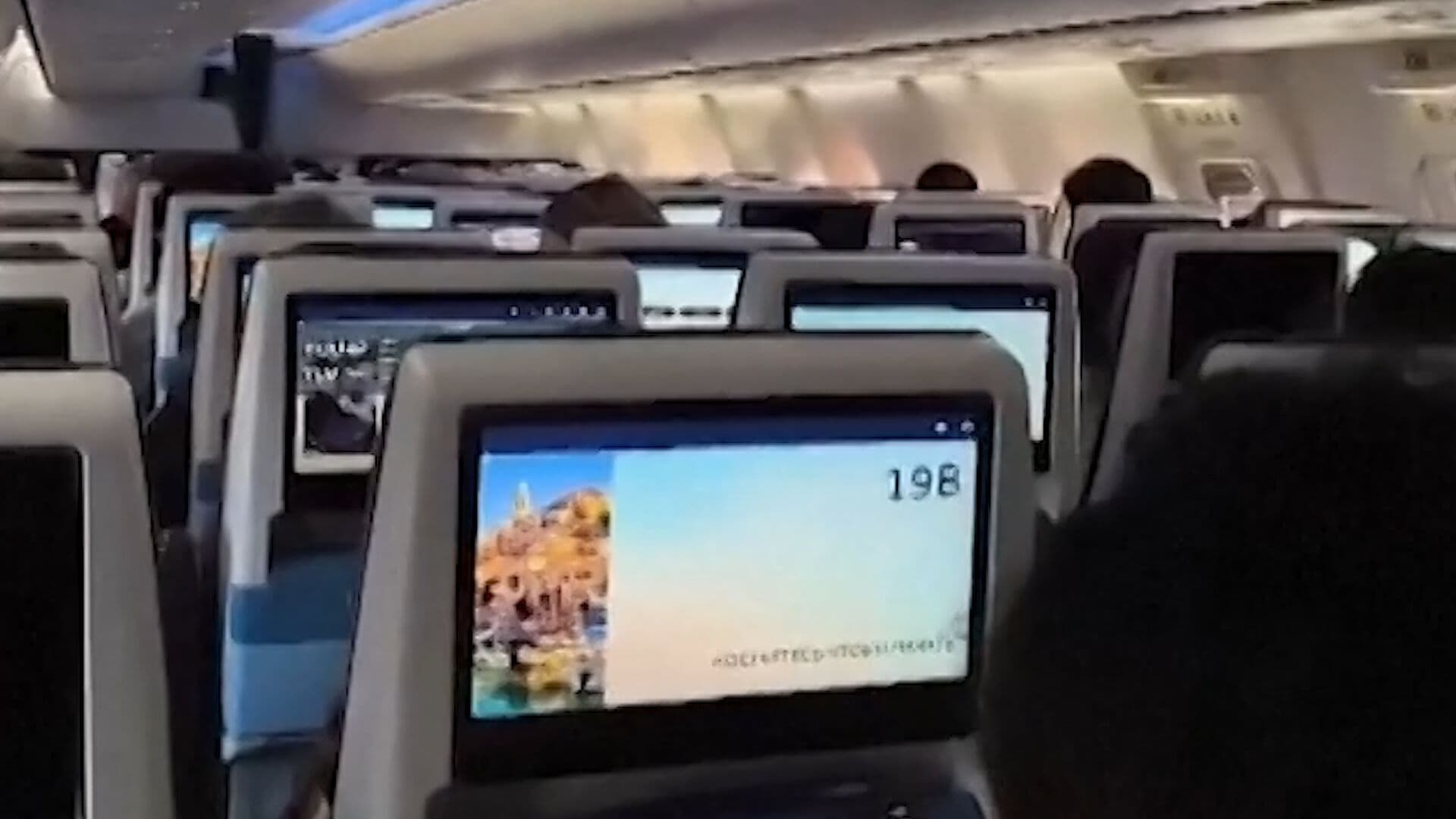 Hablan Pasajeros de Vuelo a Israel que se Salvó de Presunto Ataque