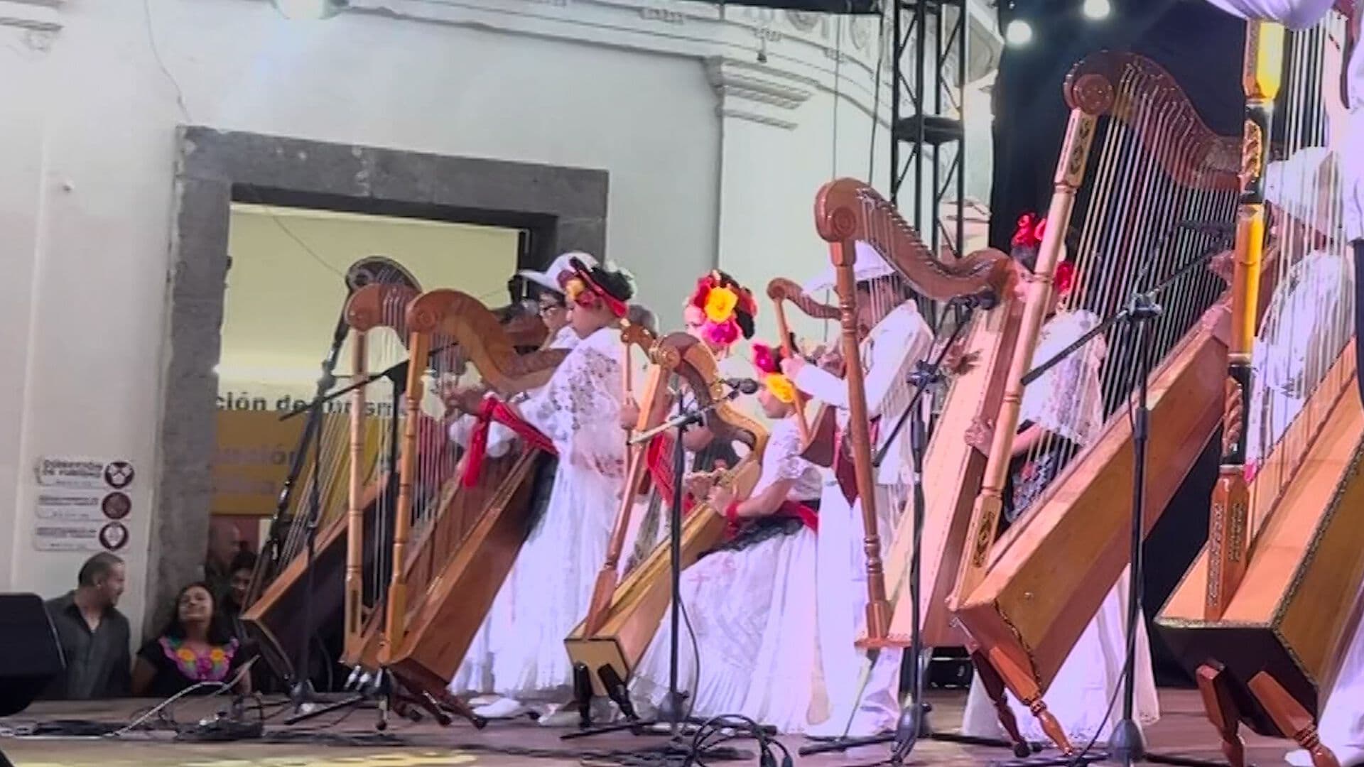 Coatepec se Llena de Música por Encuentro de Arpistas