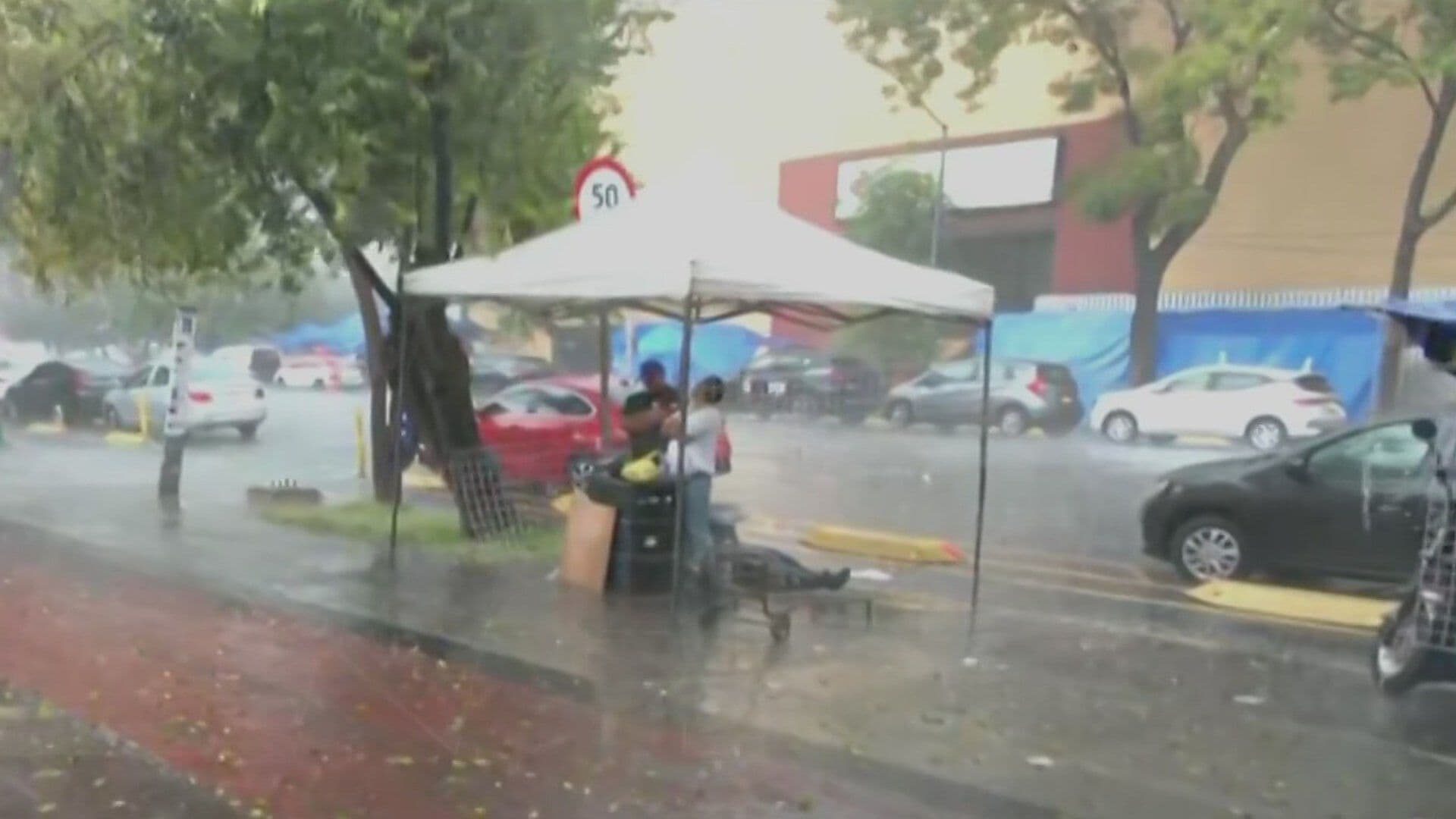 Fuerte Lluvia y Granizo Sorprenden a la CDMX: Reportan Afectaciones en Varias Alcaldías