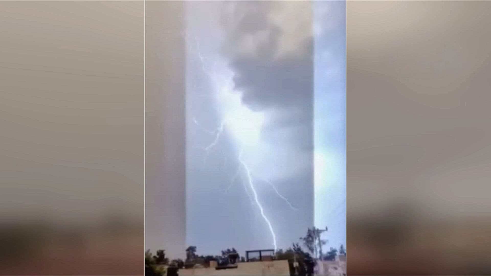 Video: Relámpago Ilumina el Cielo de CDMX y Sorprende con Fuerte Estruendo