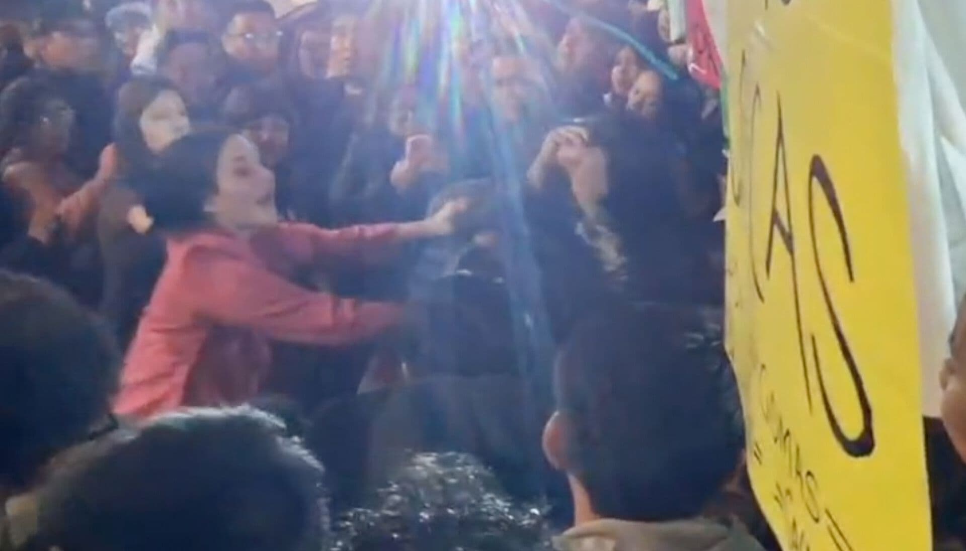 Video Riña Golpes Mujeres Concierto Espinoza Paz Feria Huejotzingo Puebla
