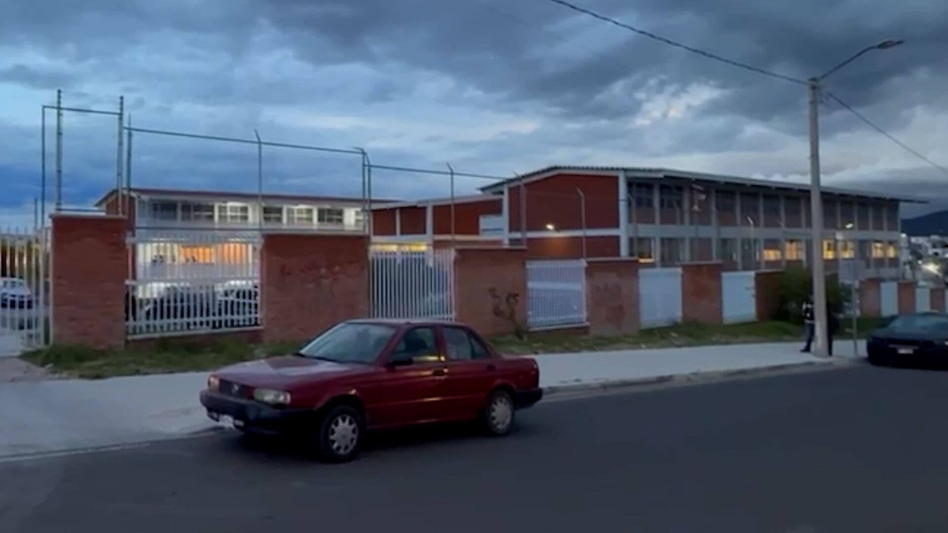 Menor Hiere a 4 Personas con Cuchillo en Secundaria de Querétaro