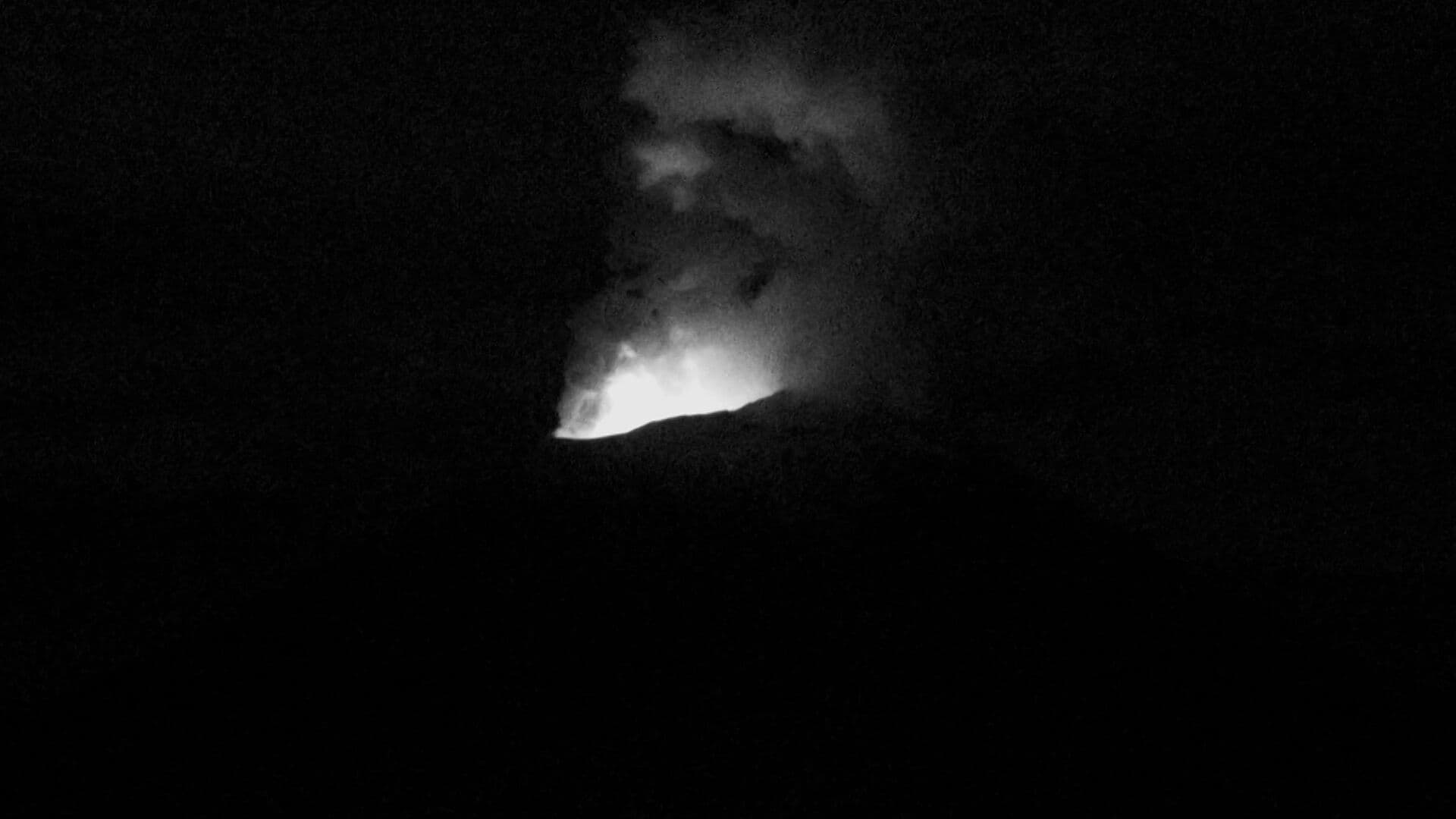 Popocatépetl Registra de Nuevo Actividad y Lanza Fumarola