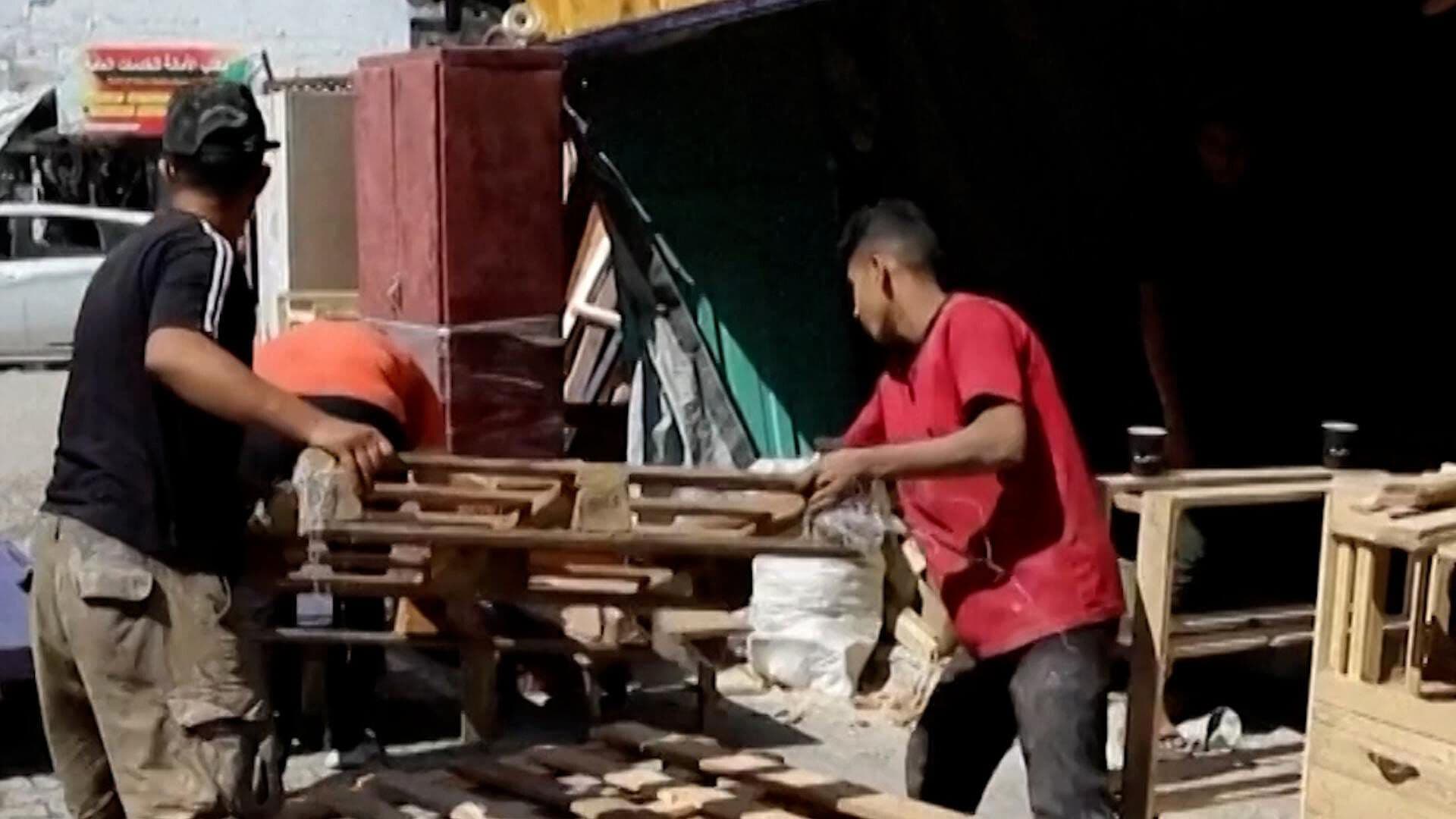 Gaza: Usan Palés para Crear Muebles