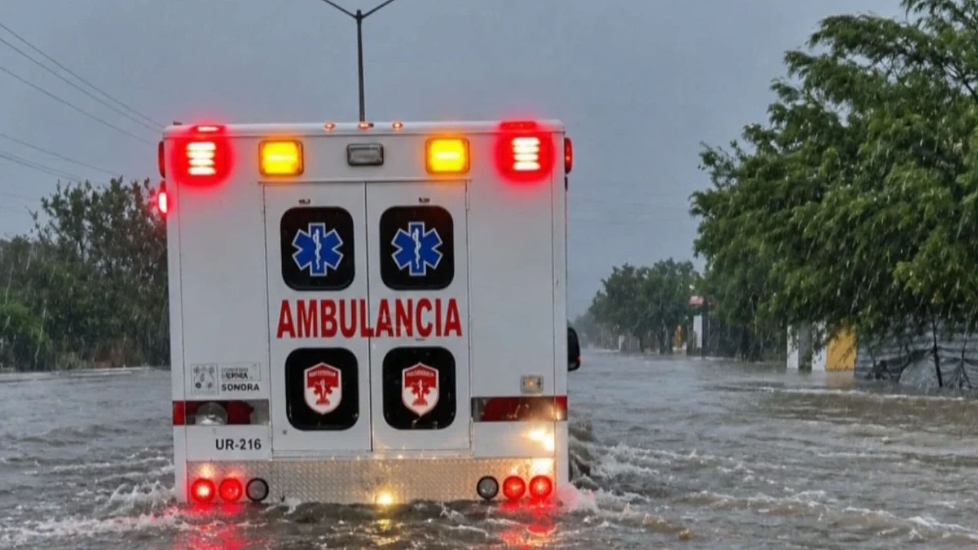 Mujer en Labor de Parto fue Evacuada de Empalme ante Condiciones Metereológicas