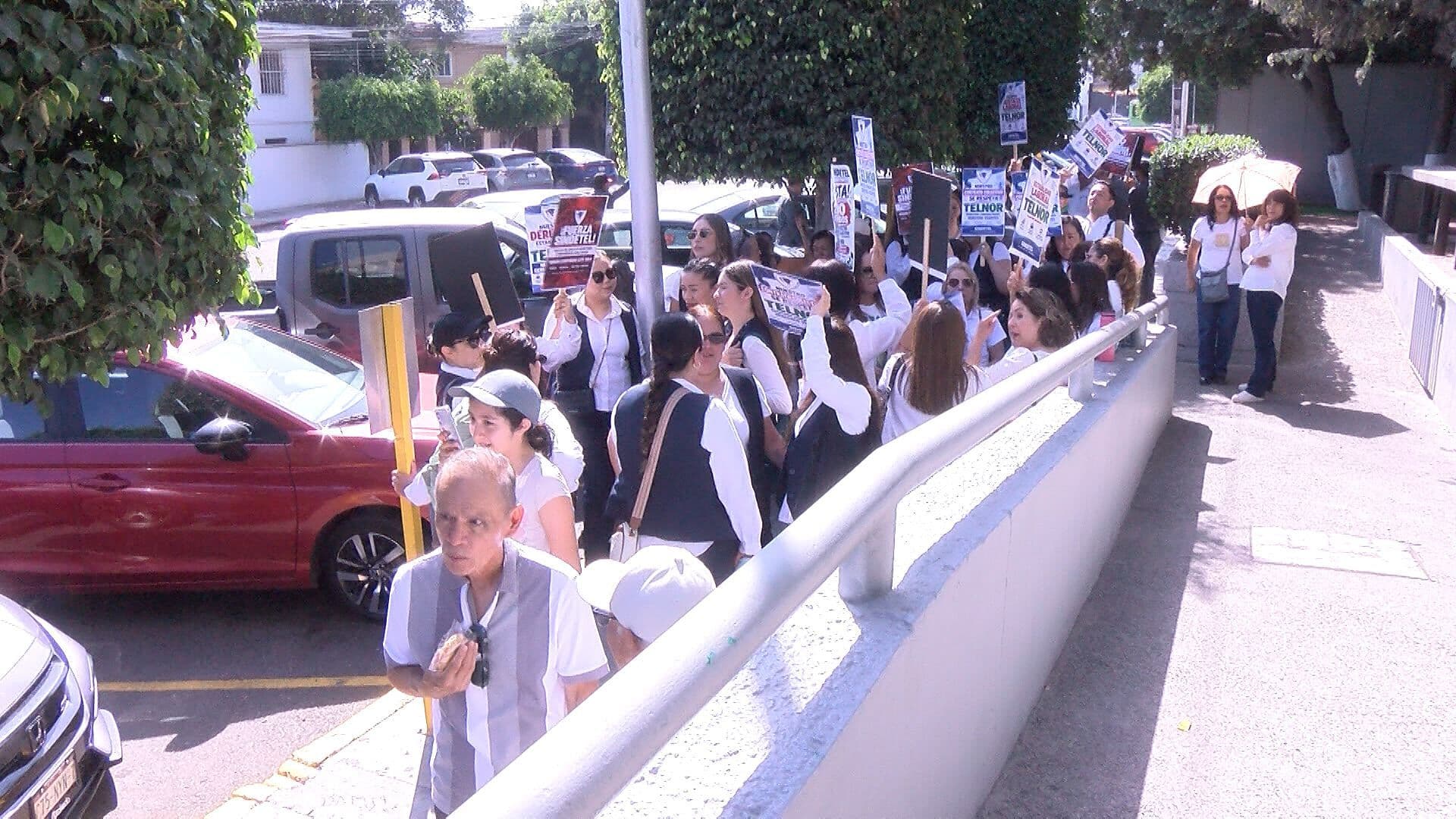 Trabajadores de Empresa Telefónica Protestan por Despidos en Baja California