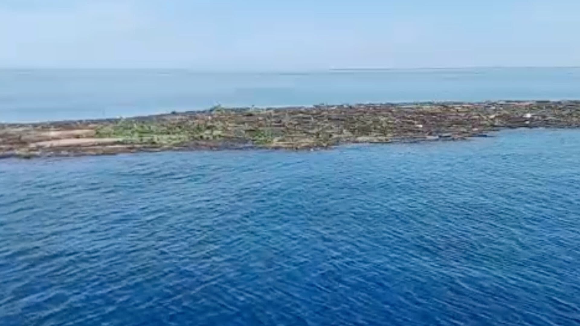 Comienza a Recalar Palizada en Playas de Veracruz tras Lluvias en Xalapa