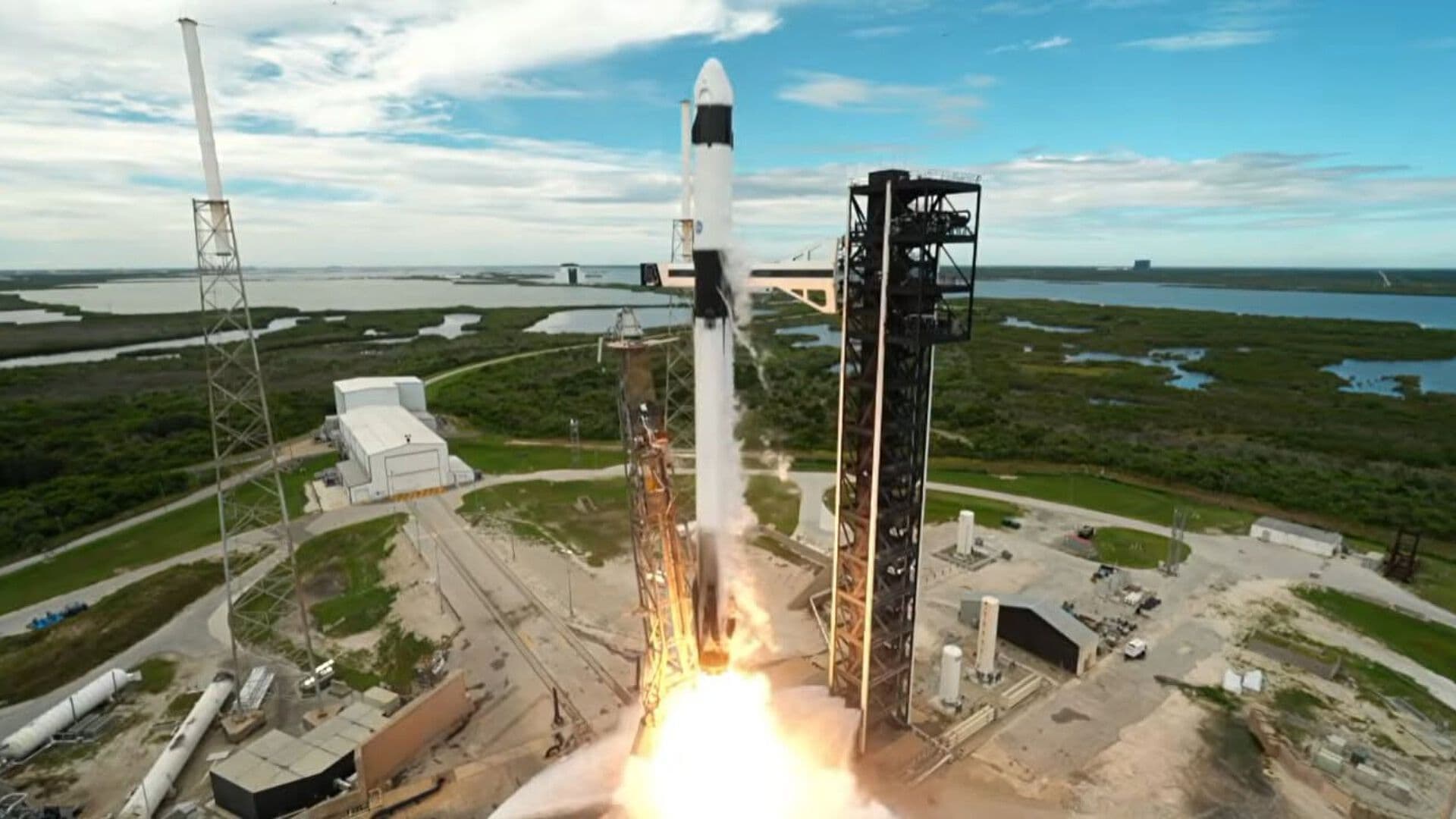 SpaceX Lanza a Cuatro Astronautas Rumbo a la Estación Espacial Internacional