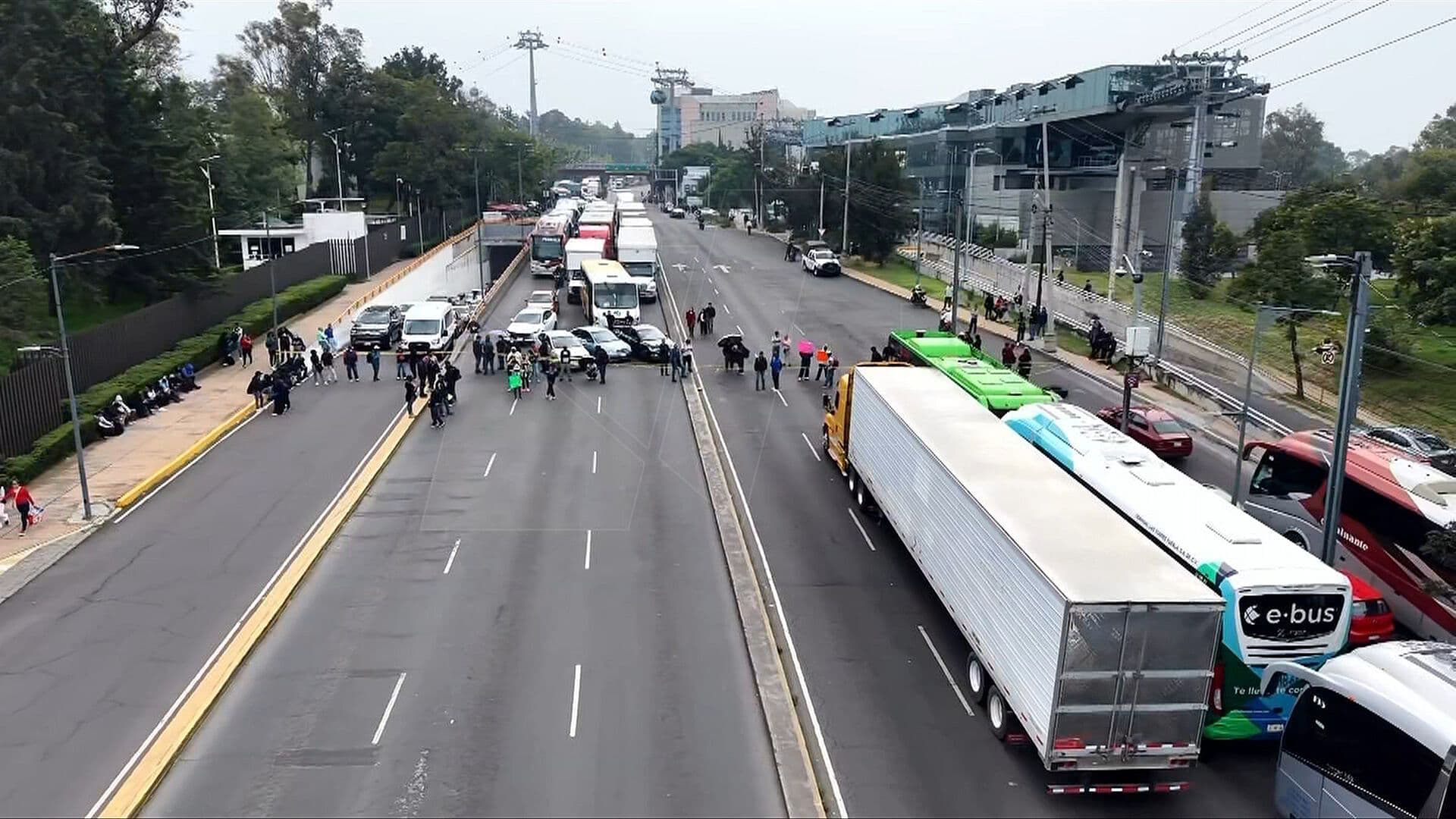 Cronología | Expolicías Federales Provocan Caos por Horas en Constituyentes, CDMX