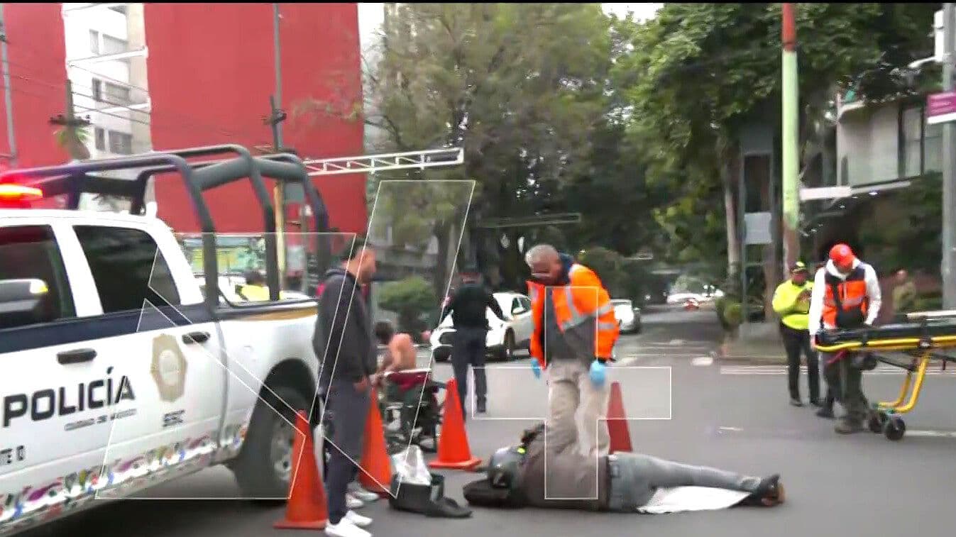 Motociclista Resulta Herido tras Chocar contra un Auto en la Colonia Doctores