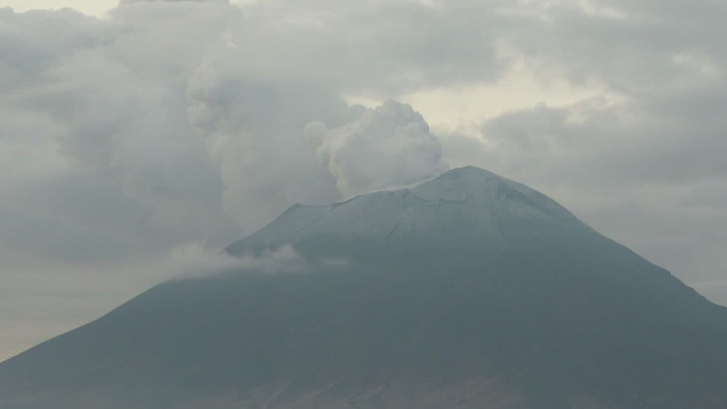 Popocatépetl sigue Activo: Así Amaneció