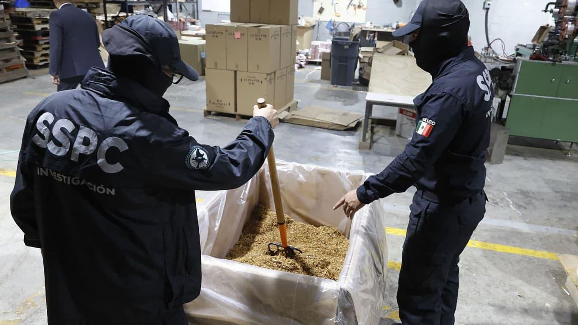 Detienen a Canadienses y Aseguran 60 Toneladas de Cigarros Apócrifos