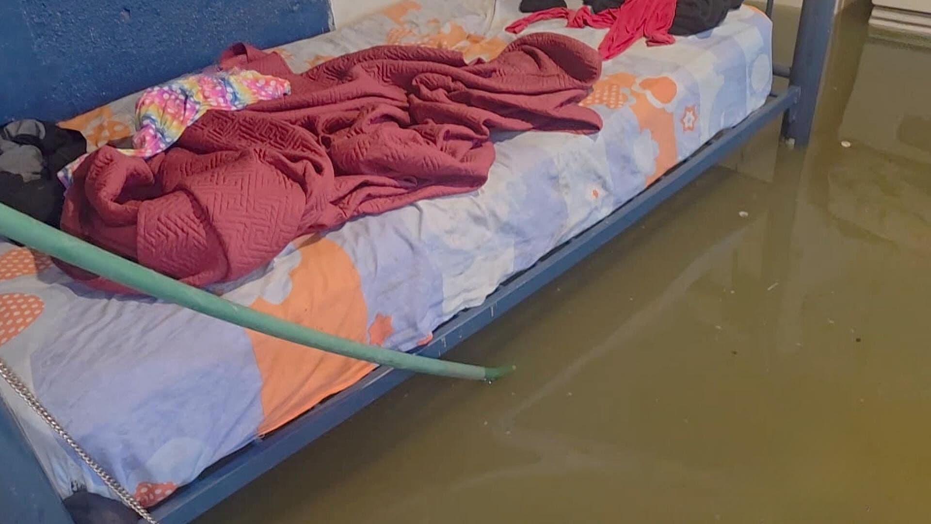 Aguas Negras Invaden Viviendas de la Colonia La Presa en Ciudad Juárez