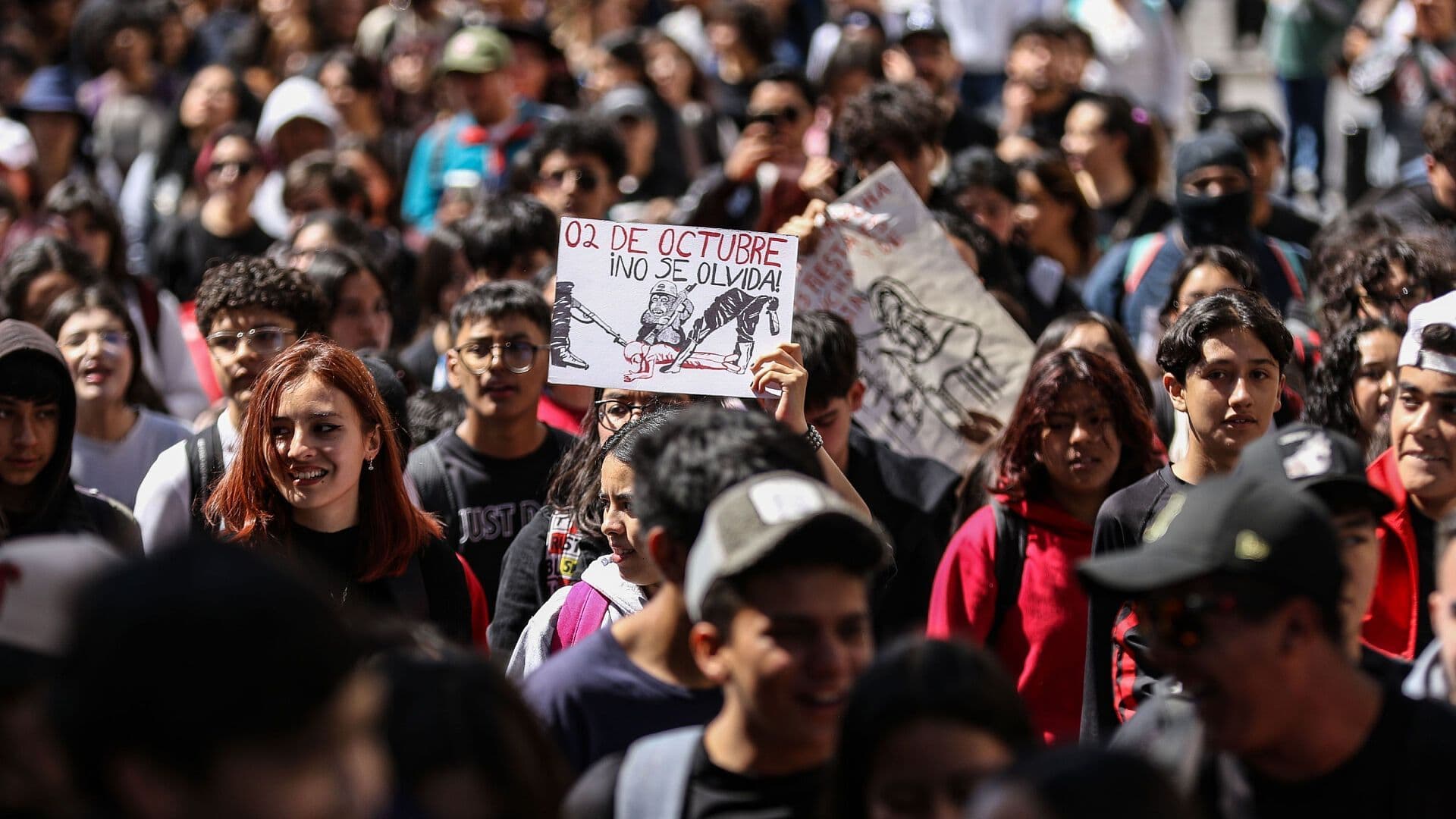 Distintas Escuelas de México Marchan por la Memoria en la CDMX