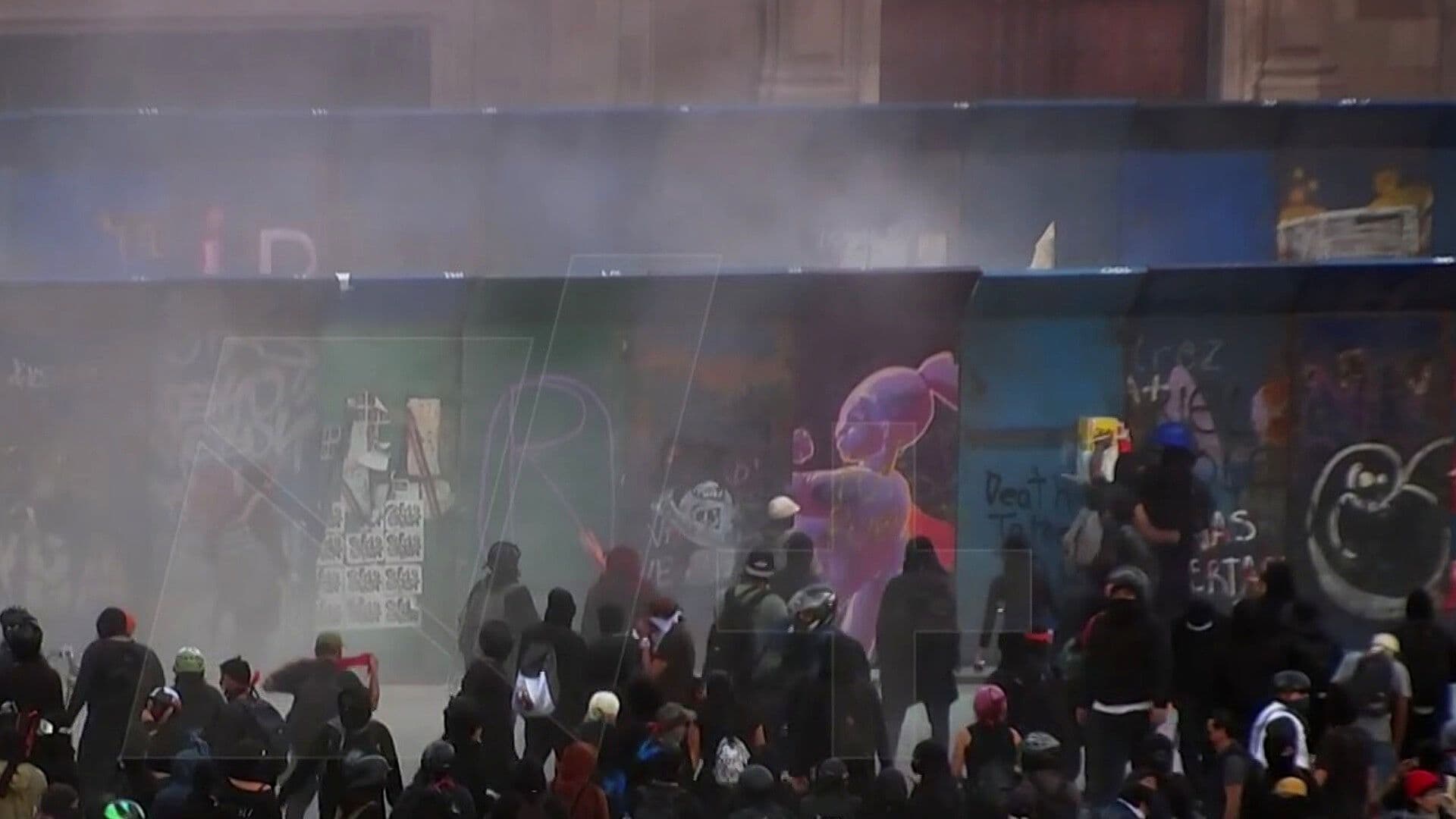 Lanzan Gas a Manifestantes durante Protesta del 2 de Octubre, CDMX