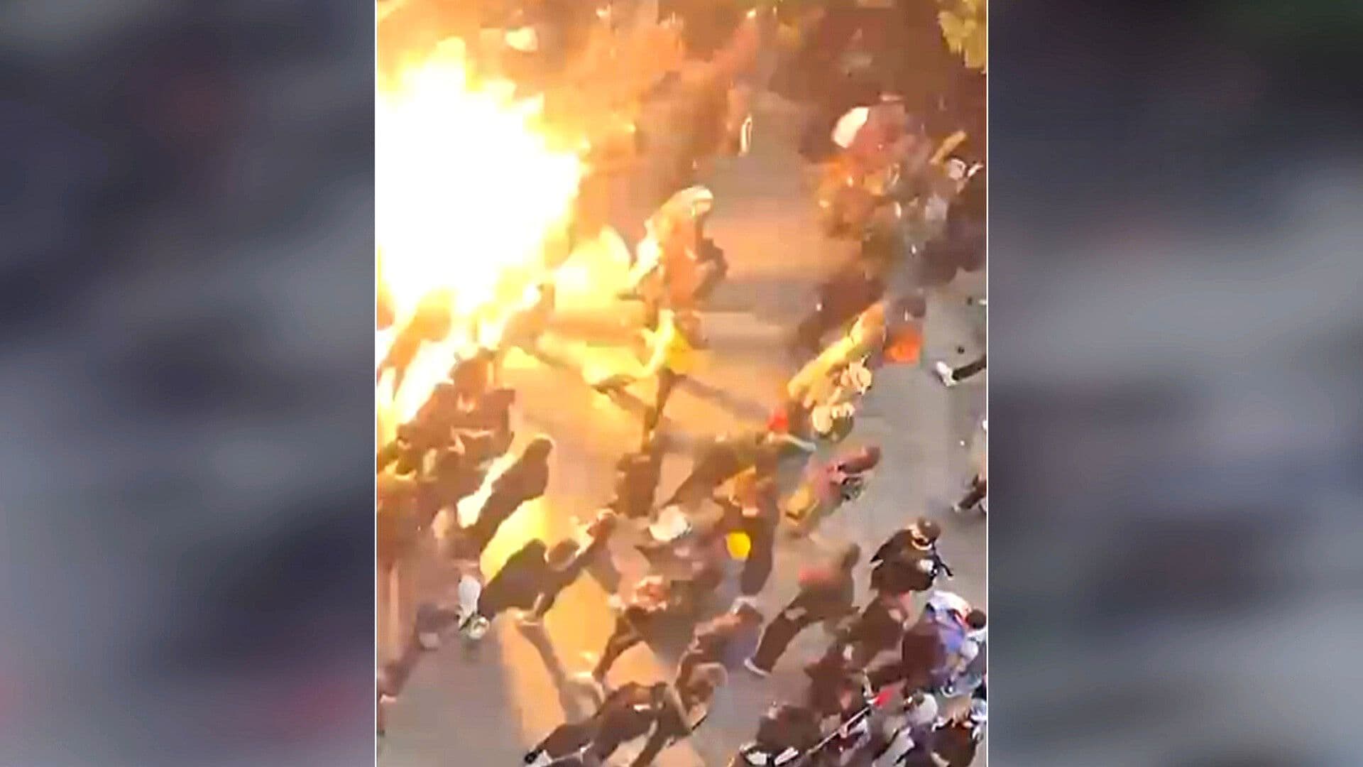 Video: Explosivo Detona en Mano de Joven en Marcha por 2 de Octubre en CDMX