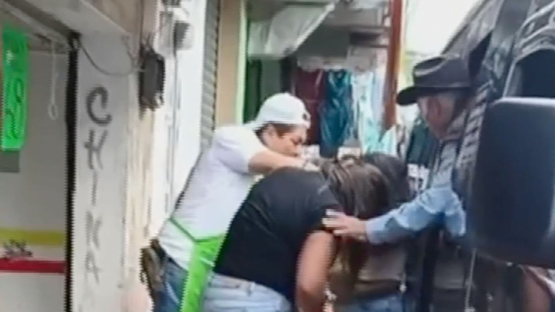 Video Riña Pelea Dos Mujeres Negocio Calle Bravo Colonia Centro Huauchinango Puebla