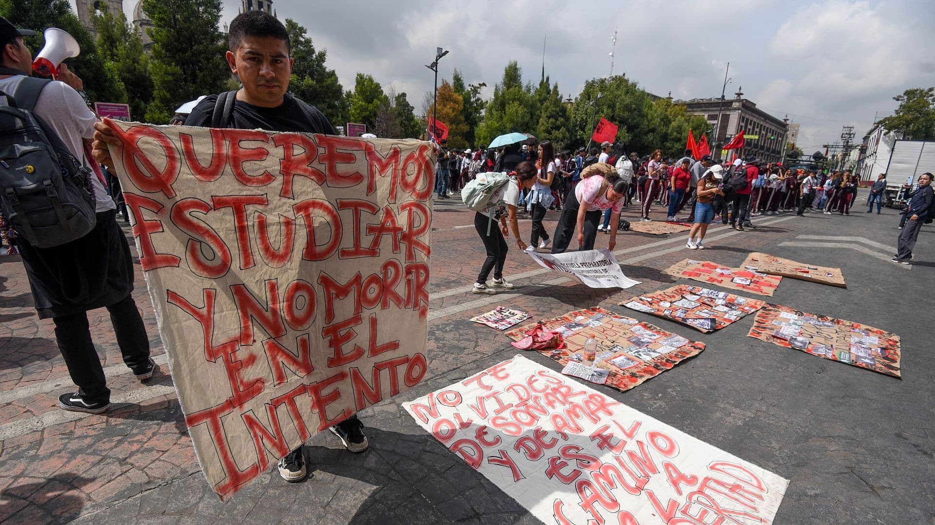 Estudiantes Marchan en Varios Estados por 58 Años de la Matanza de Tlatelolco