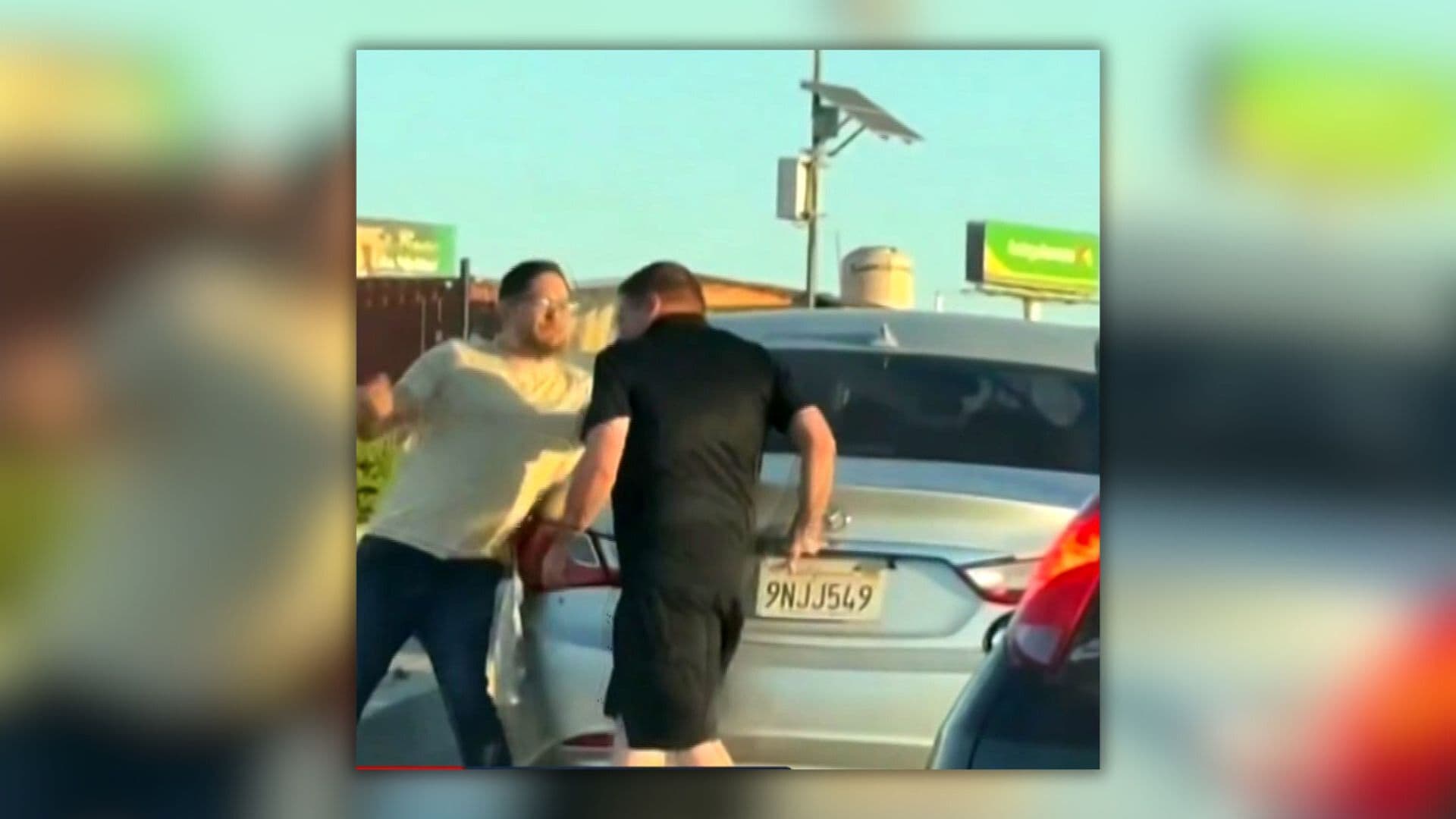 Pareja Golpea a Automovilista tras Choque en Santa Fe, Tijuana