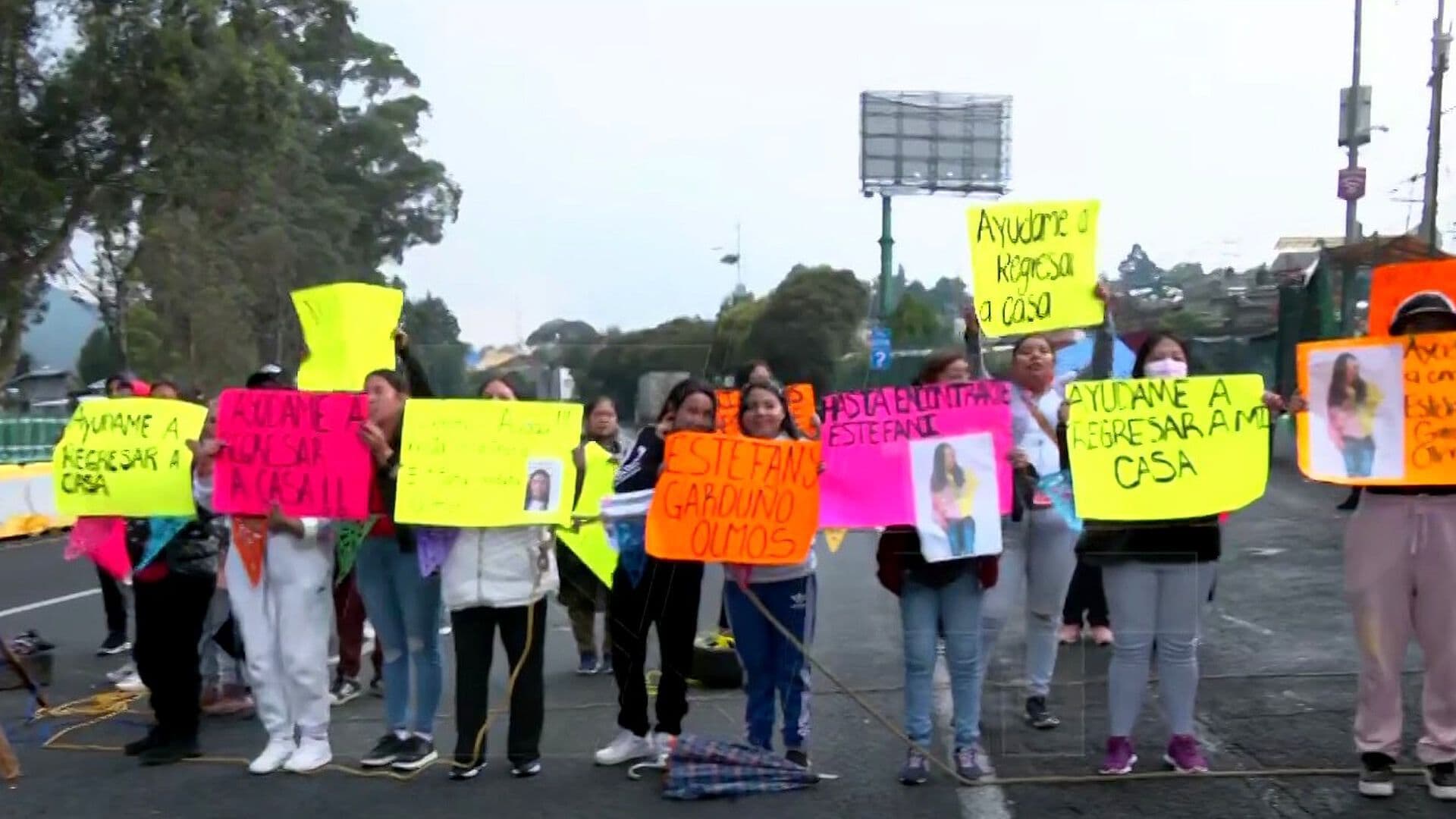 Familiares de Estefany Garduño Bloquean la México-Cuernavaca para Exigir su Búsqueda