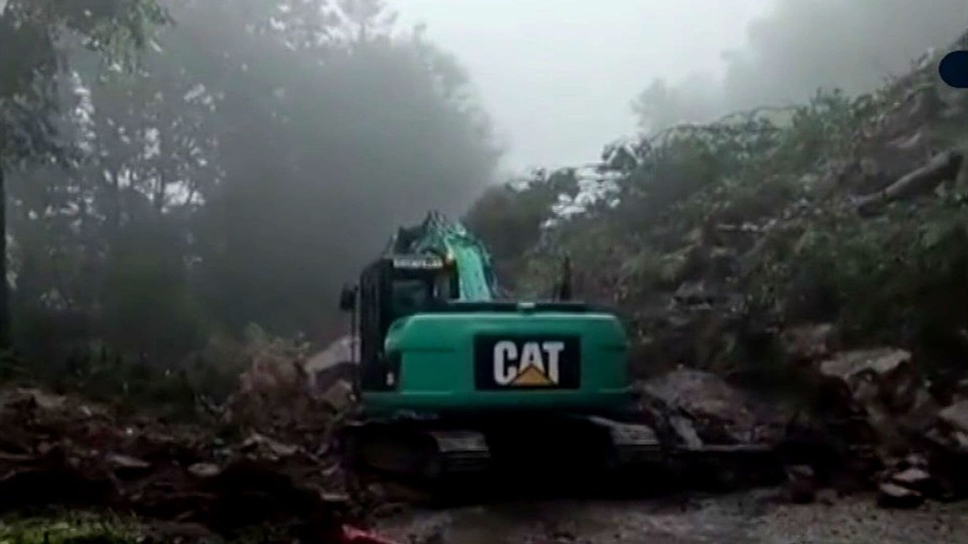Suspenden Trabajos por Riesgo de Deslaves en Carretera Huayacocotla-Zontecomatlán
