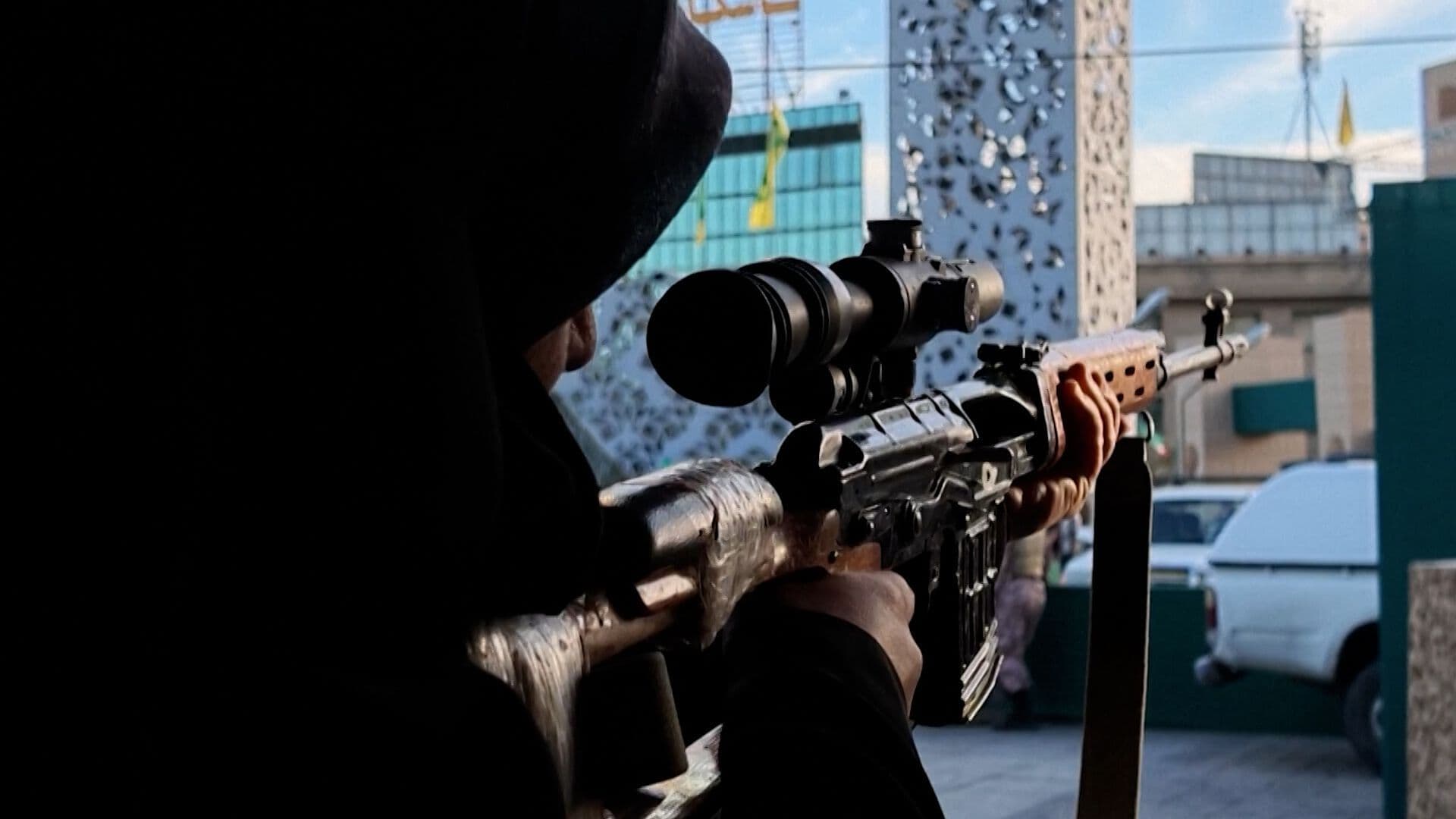 Mujeres en Irán Reciben Entrenamiento Militar ante Posibles Ataques