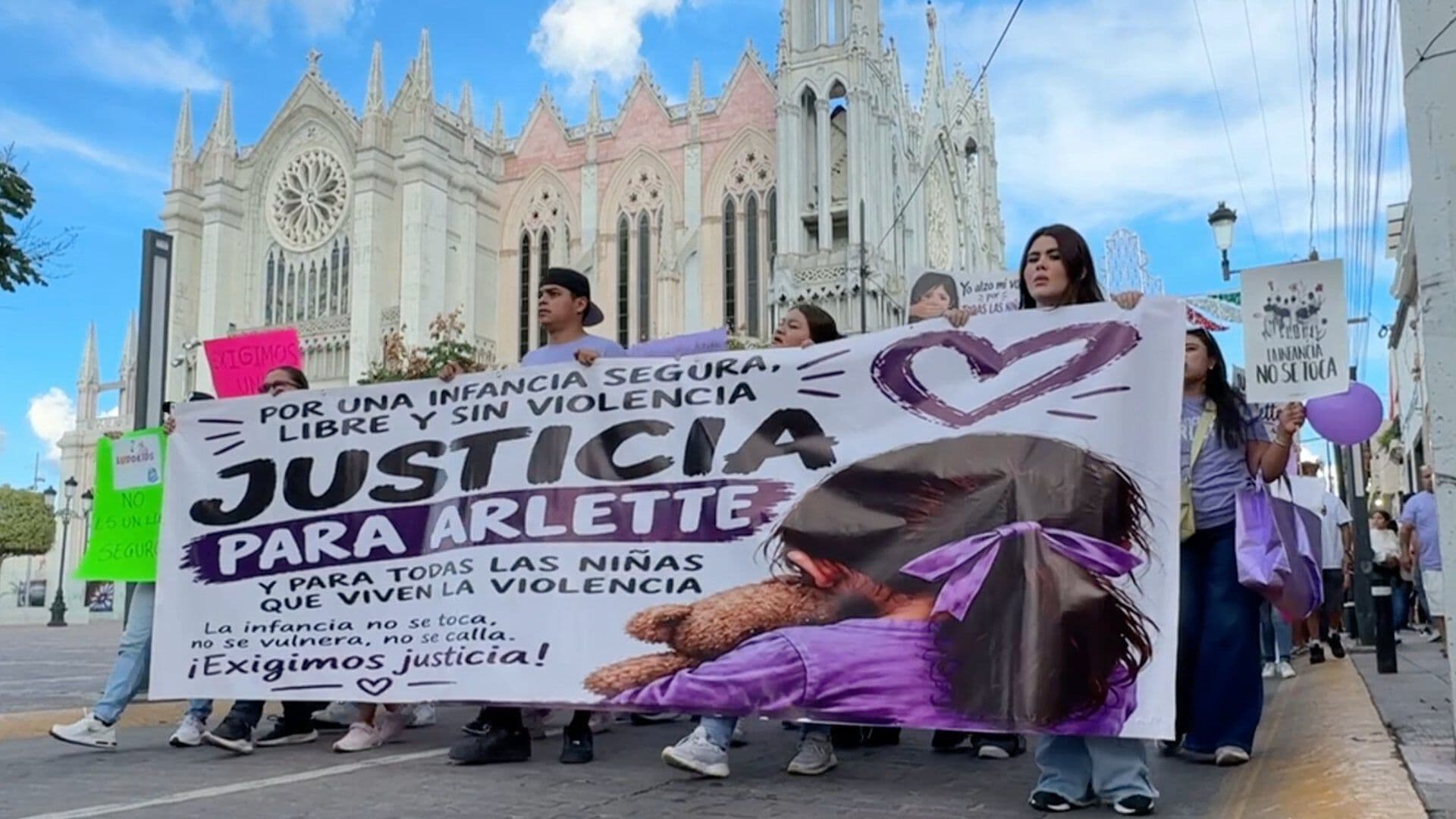 Marchan Para Exigir Justicia por Arlette, Menor Presuntamente Agredida en Una Guardería en León, Guanajuato