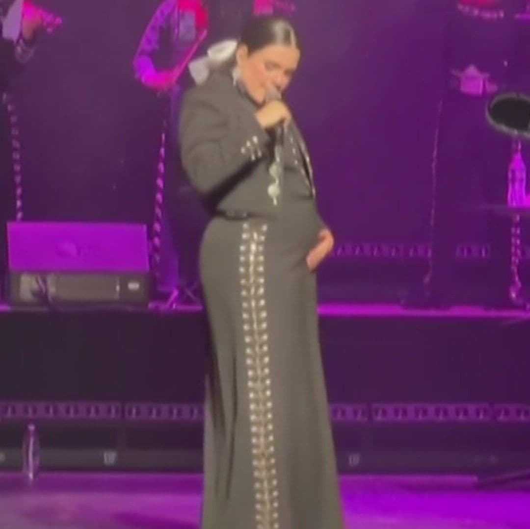 Camila Fernández Revela Durante Concierto que Espera a su Segundo Bebé