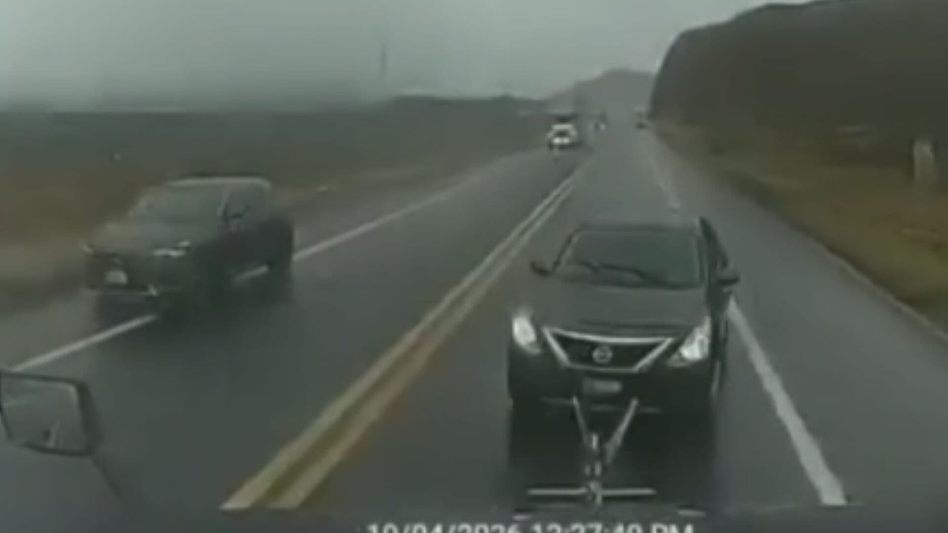 Video | Traílero se Impacta de Frente con un Auto y un Tractocamión en Saltillo, Coahuila