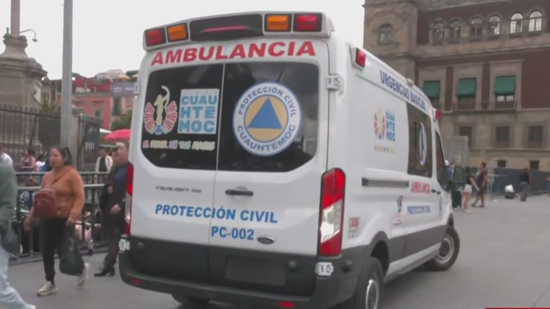 Atienden a una Mujer Embarazada en el Metro Zócalo
