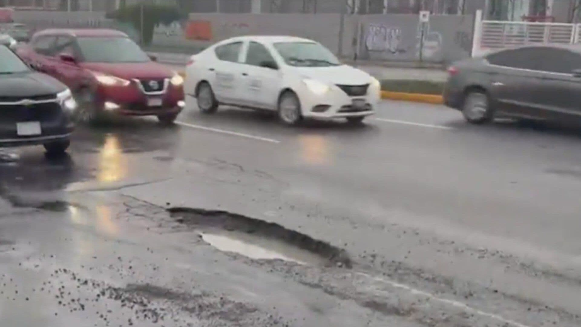 Bache Poncha Más de 15 Carros en Av. Sendero en Escobedo, Nuevo León