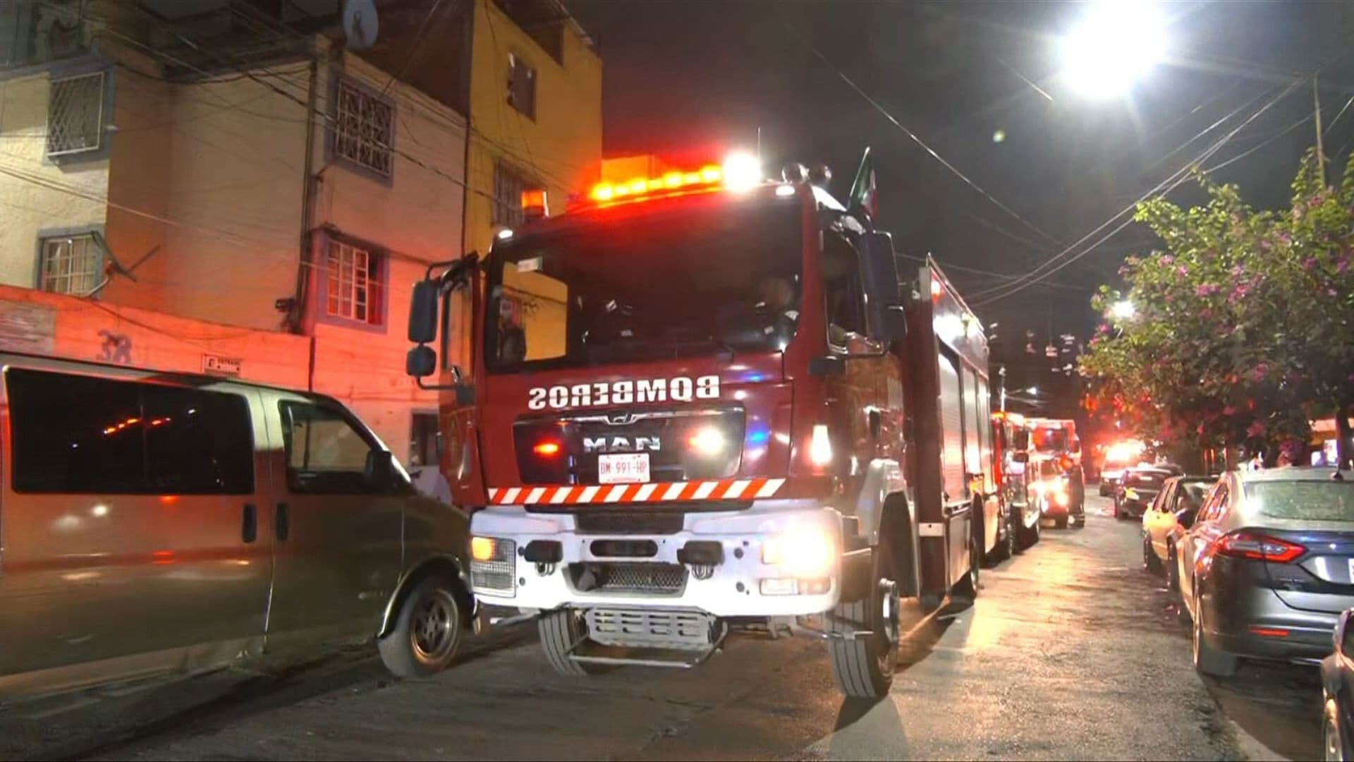 Bomberos Controlan Incendio Provocado por una Veladora en Colonia Morelos, CDMX
