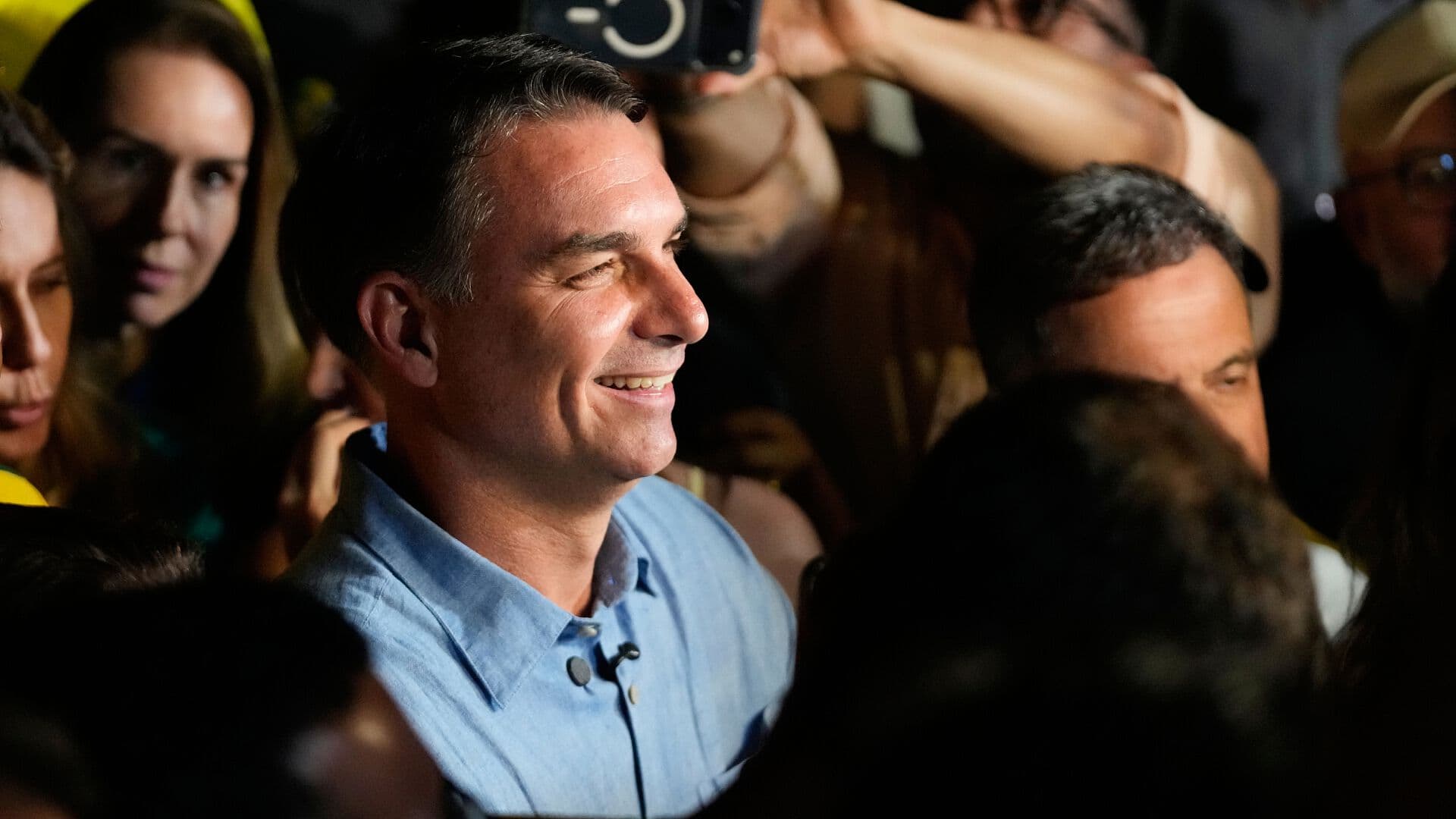 Todo Indica Que en Brasil Ganará Flávio Bolsonaro