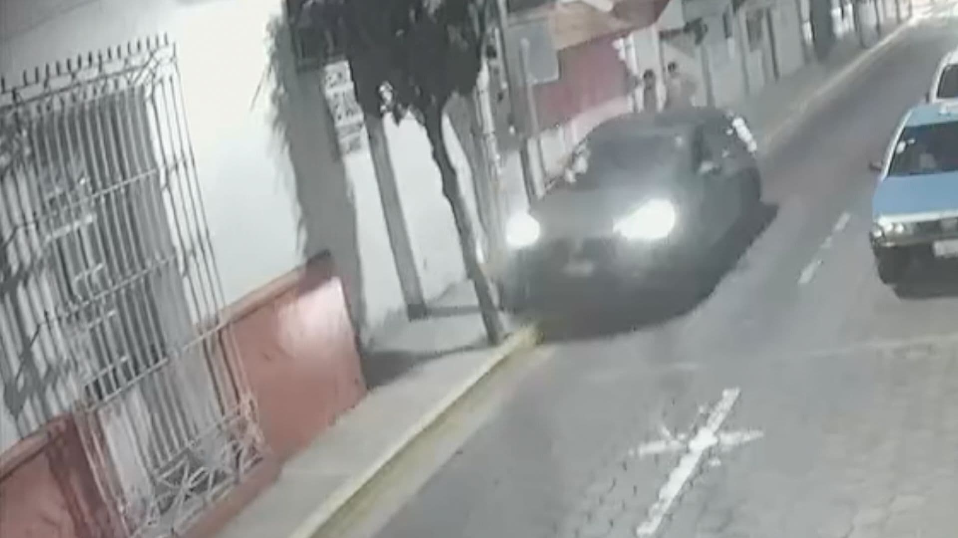 Video Accidente Choque Camioneta Árbol Dos Atropellados Calle 2 Norte Tehuacán Puebla