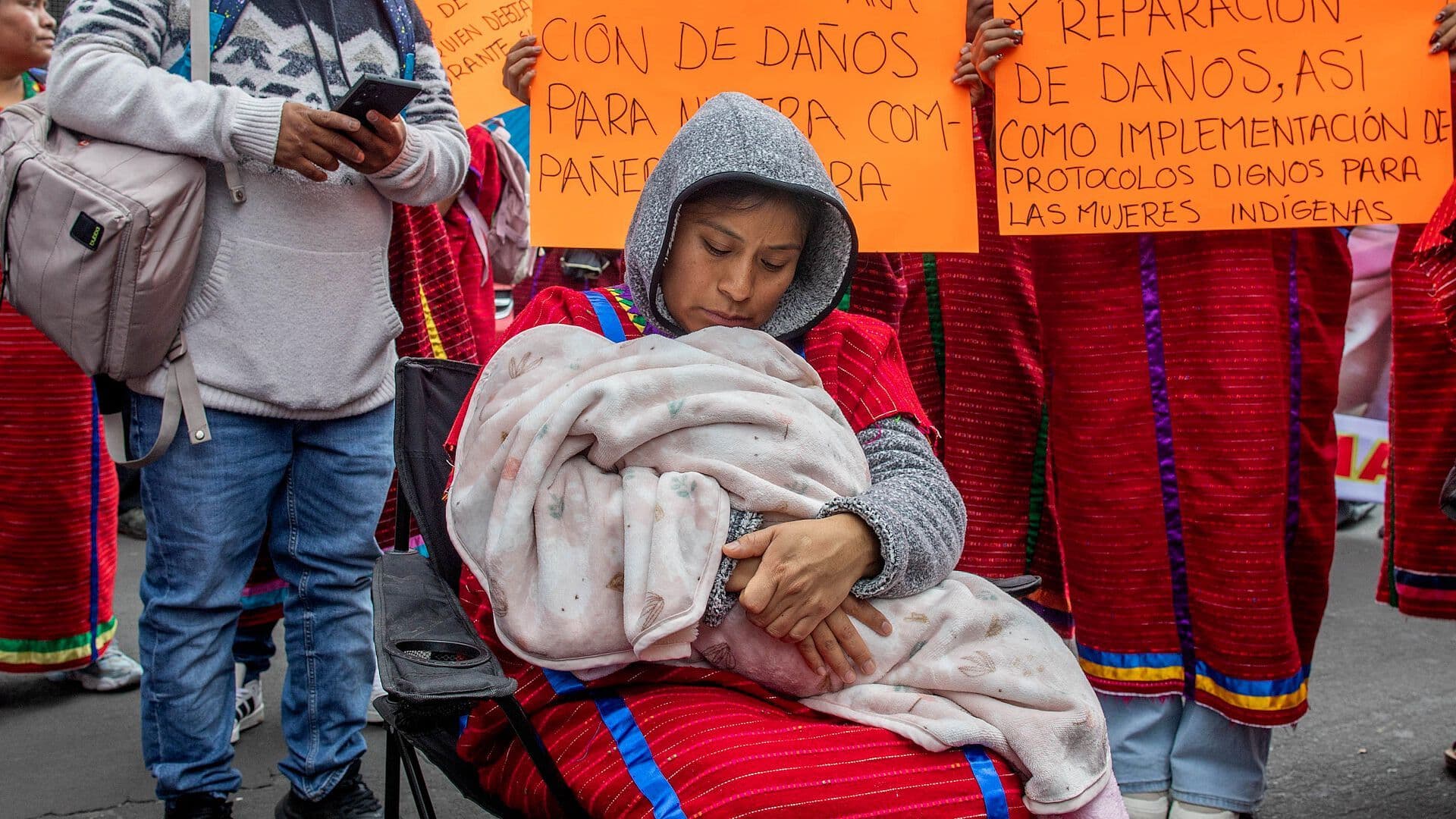 Le Quitan Bebé a Padres Indígenas en la CDMX