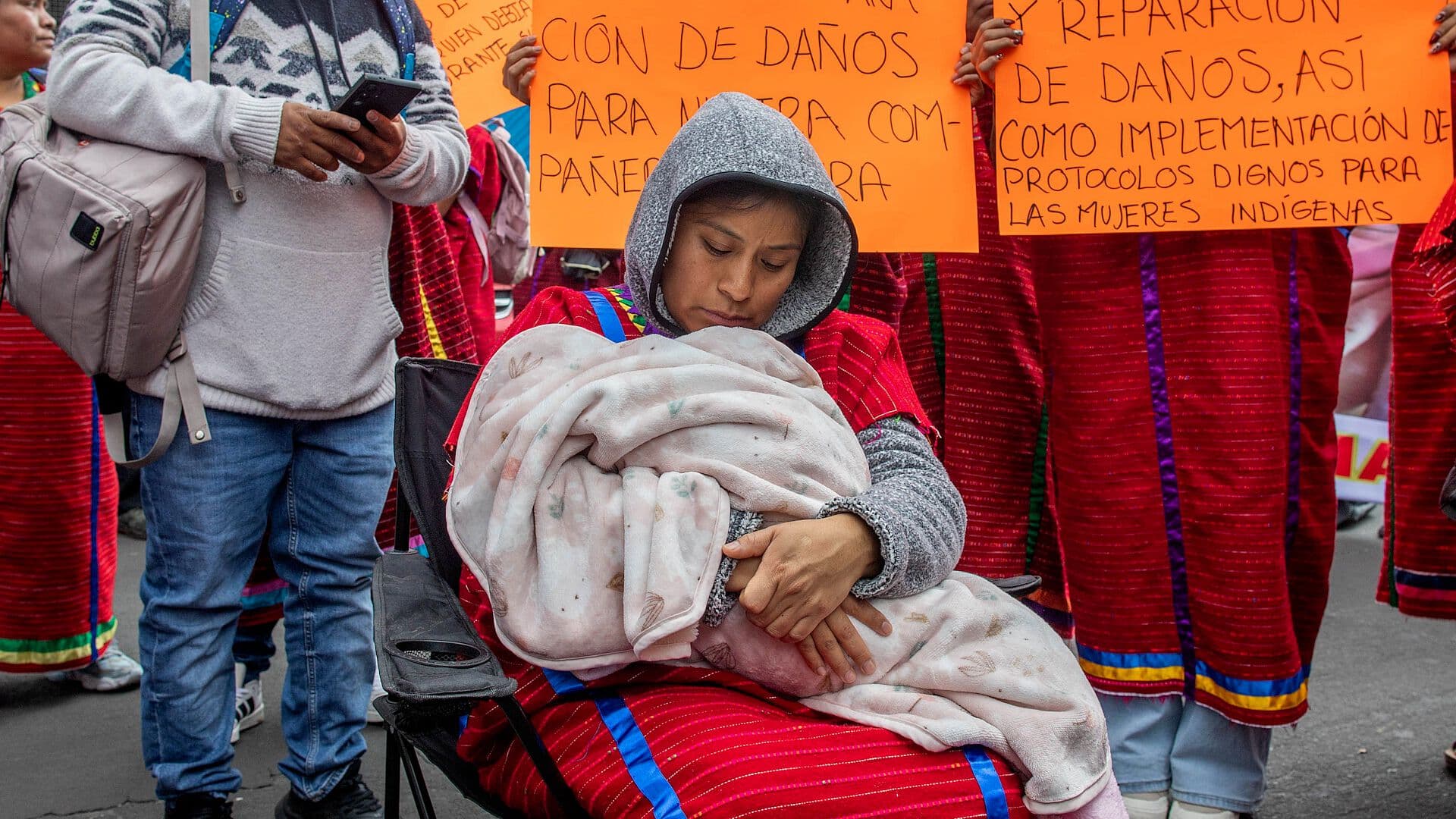 Le Quitan Bebé a Padres Indígenas en la CDMX