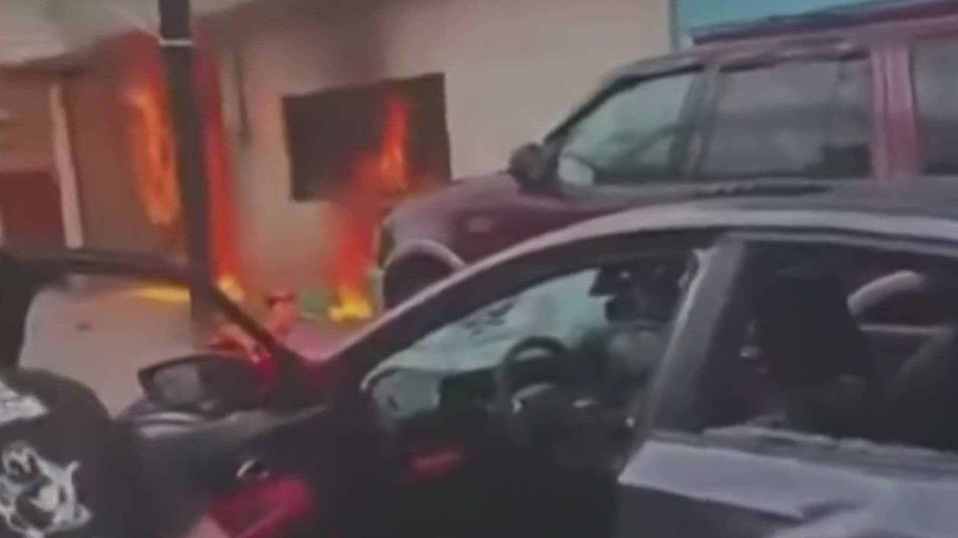 Video | Una Riña Termina en Intento de Linchamiento en Tlaxcala e Incendian Casa en Tlaxcala