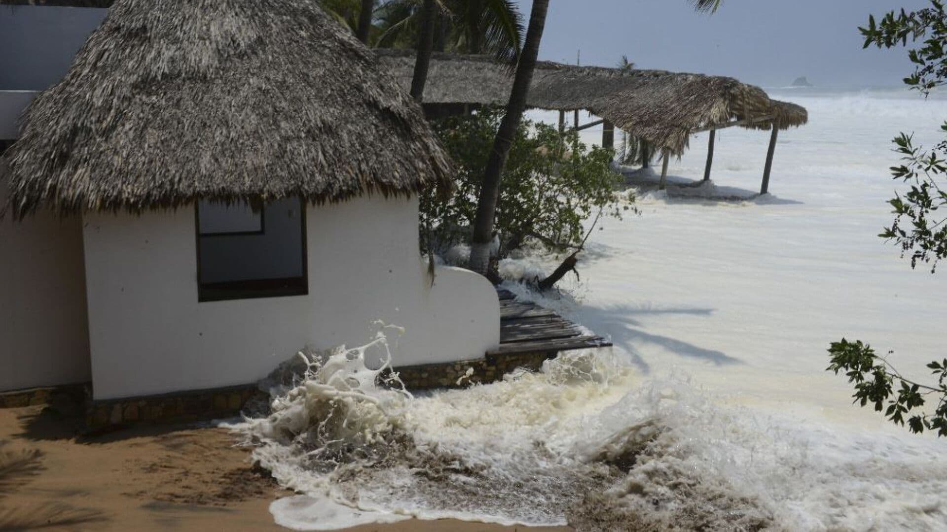 Oaxaca Enciende Alerta por Mar de Fondo en el Océano Pacífico