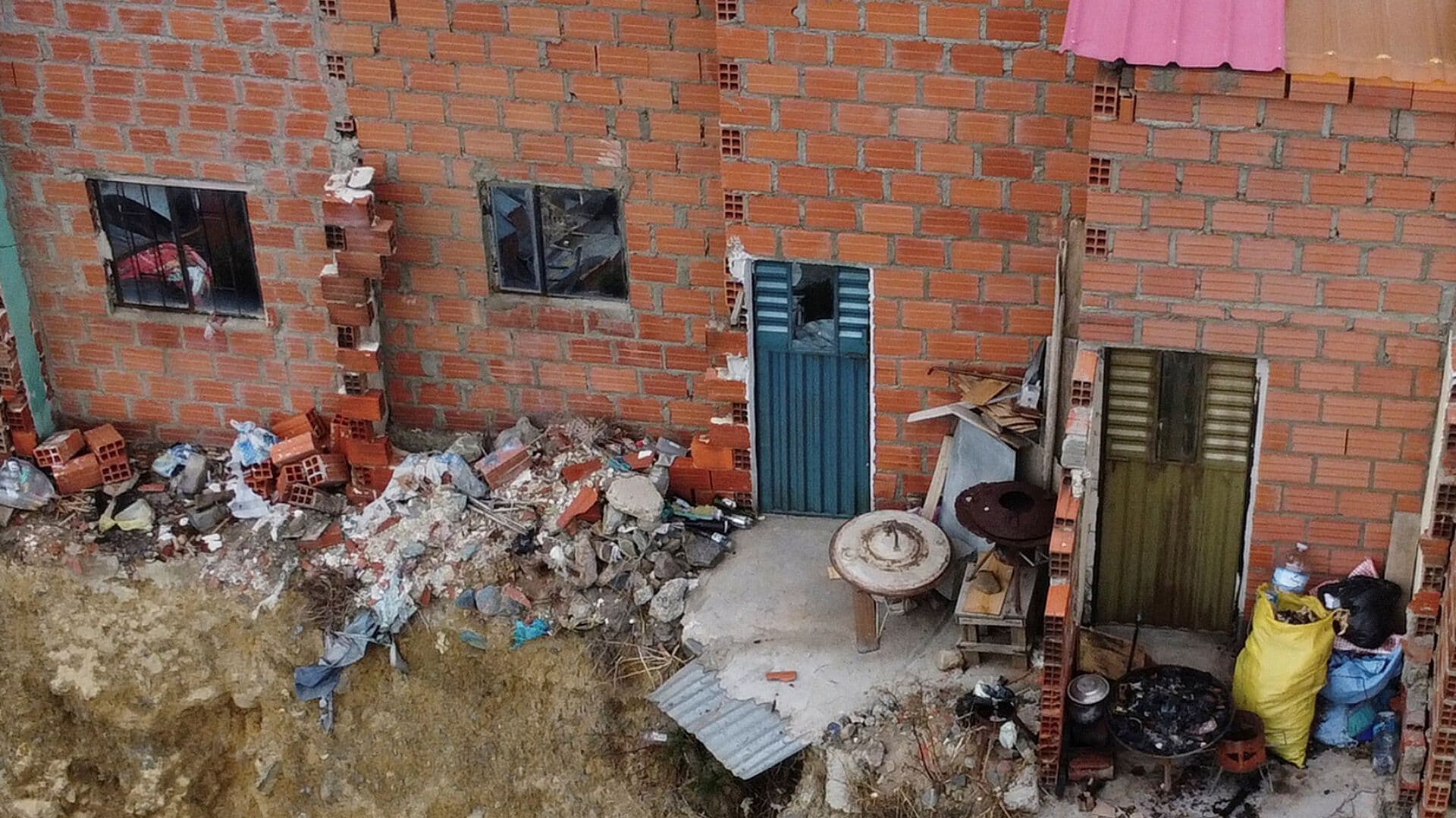 México Mide Cuántas Personas Dejan Hogares por Violencia o Desastres Naturales