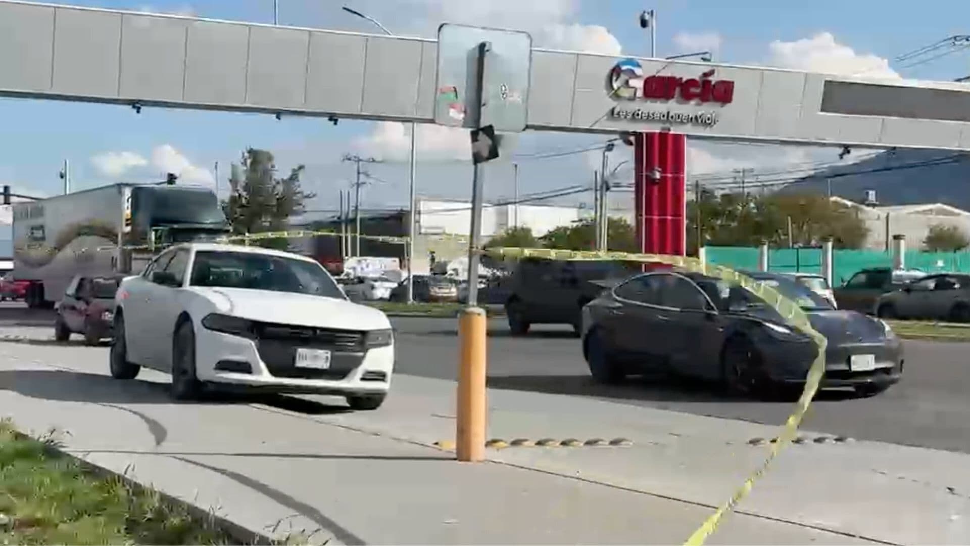 Investigan Muerte de Hombre en Avenida Lincoln en García, NL