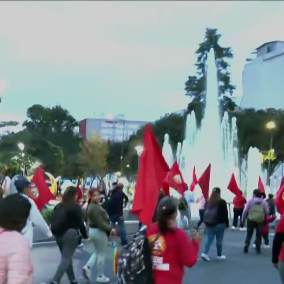 Unión General de Trabajadores Marchan Hacia el Zócalo y Bloquean Calzada San Antonio Abad