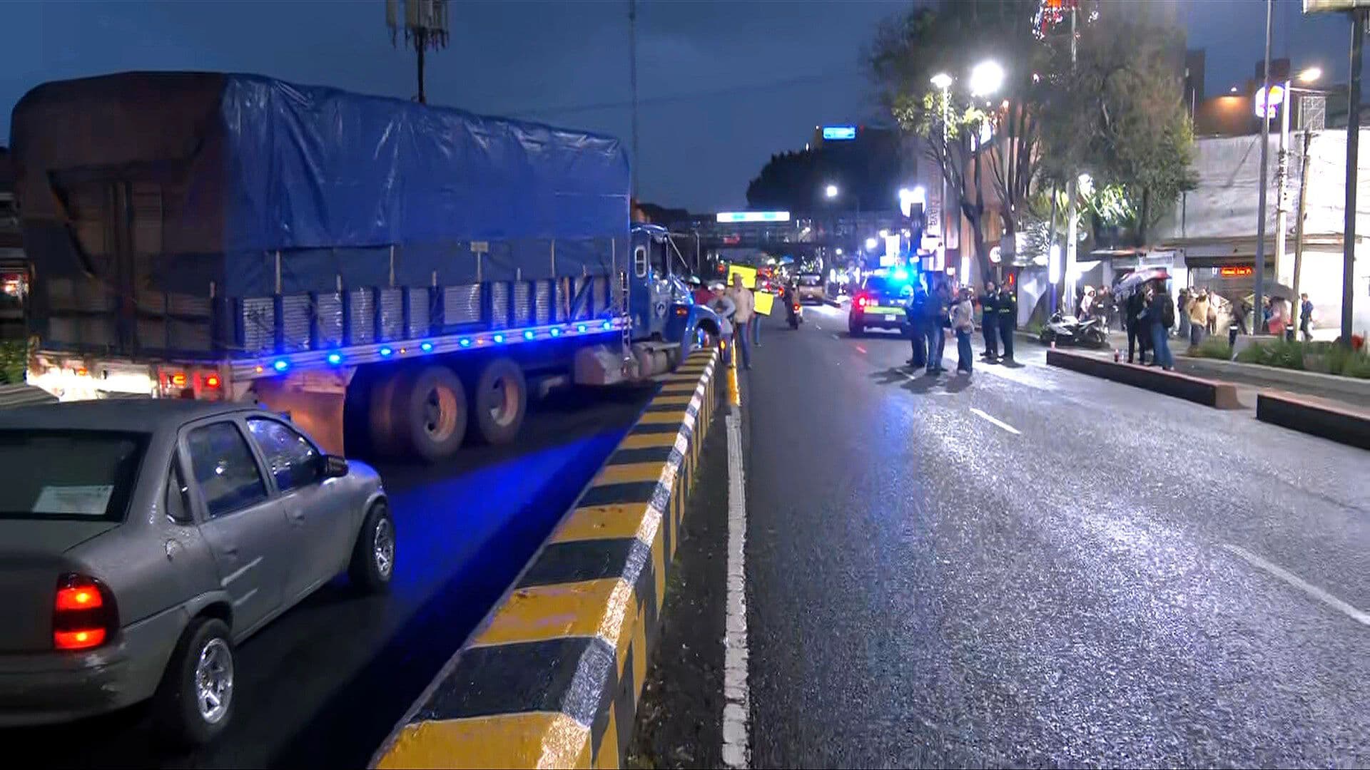 Bloqueo en Tlalpan: Manifestación Cumple Seis Horas y Mantiene Afectaciones