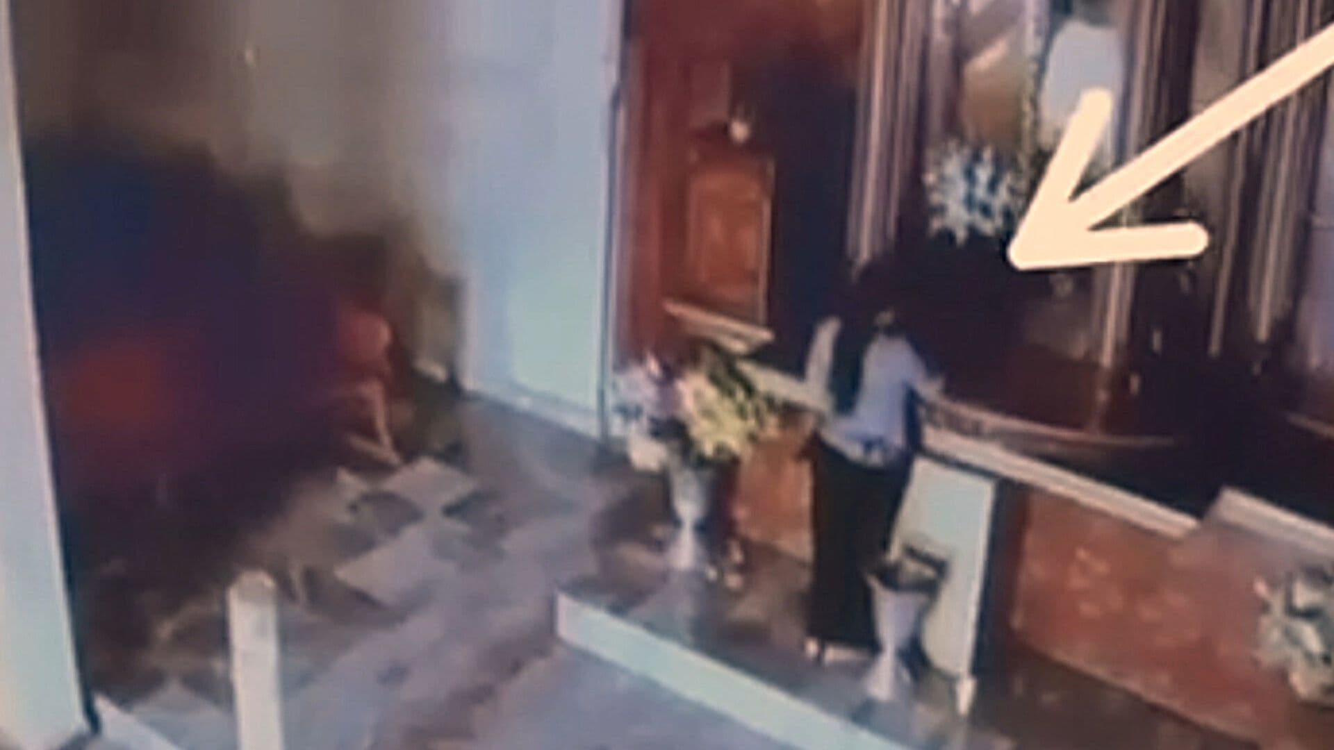 Video | Captan a Mujer que Robó la Limosna de una Iglesia en Puebla
