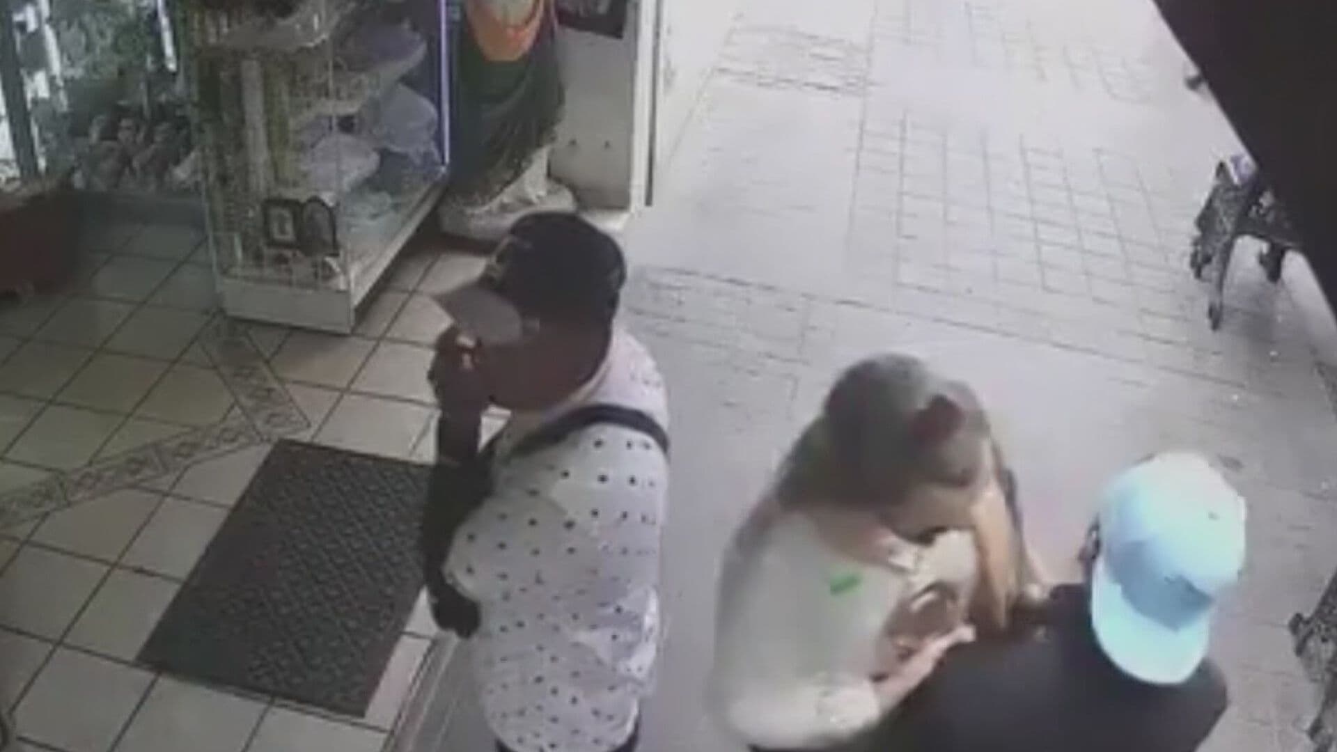 Video | Roban Figura de San Judas Tadeo en Centro de León, Guanajuato